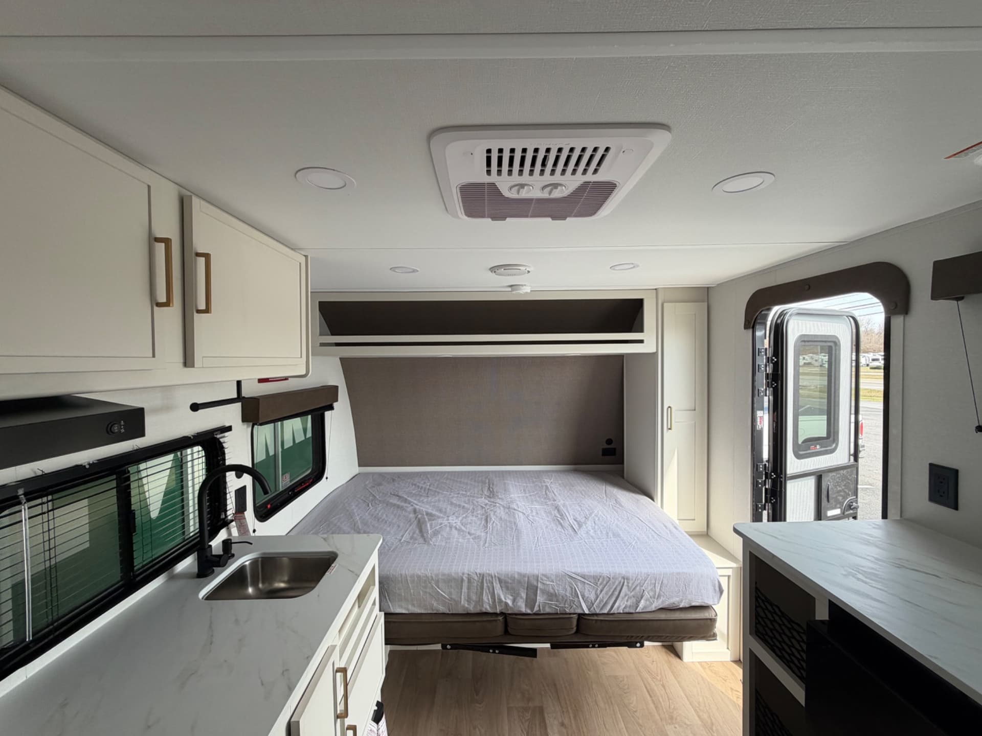 2026 Grand Design 2026 Grand Design Transcend - thumbnail 14