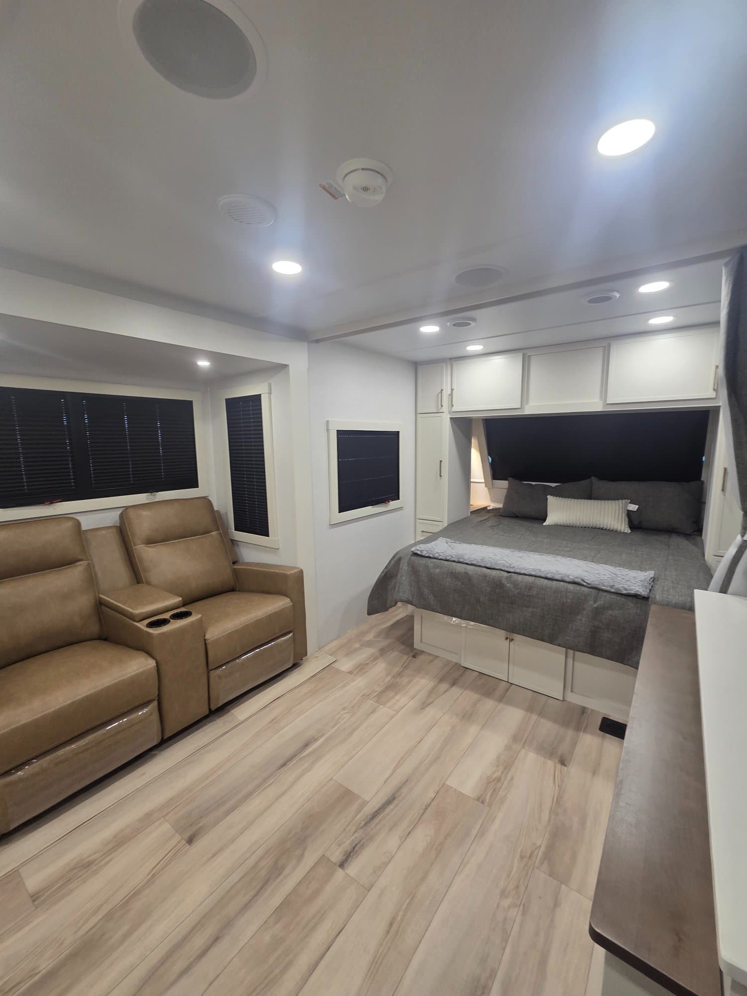 2026 Brinkley RV 2026 Brinkley RV Model IX - thumbnail 6
