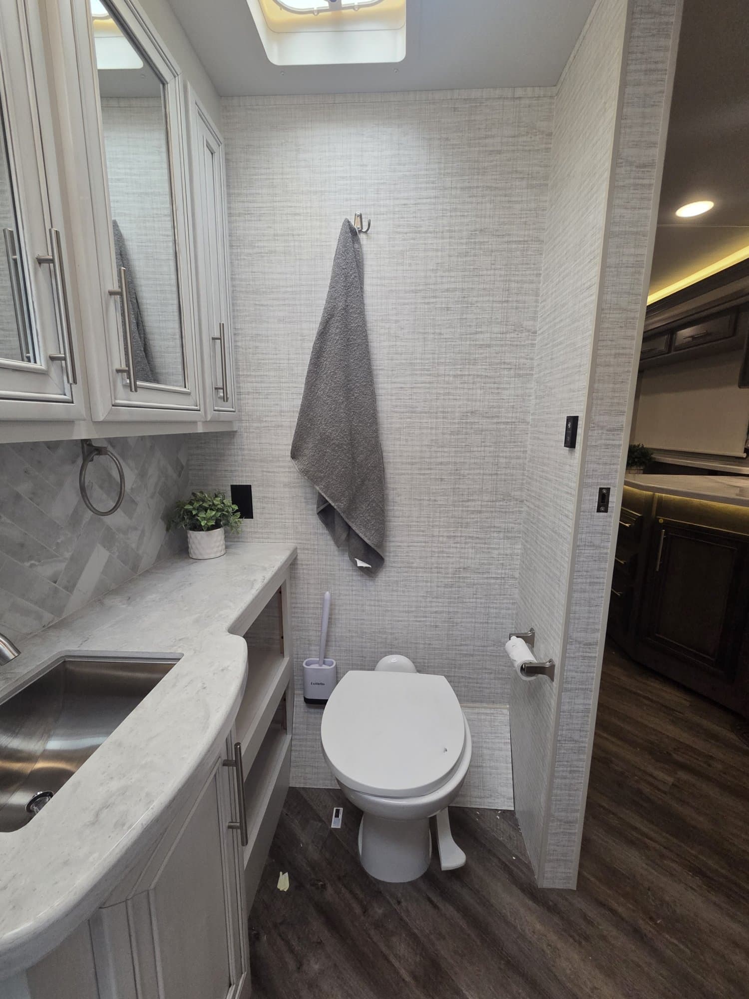 2024 Entegra Coach 2024 Entegra Coach Emblem - thumbnail 10