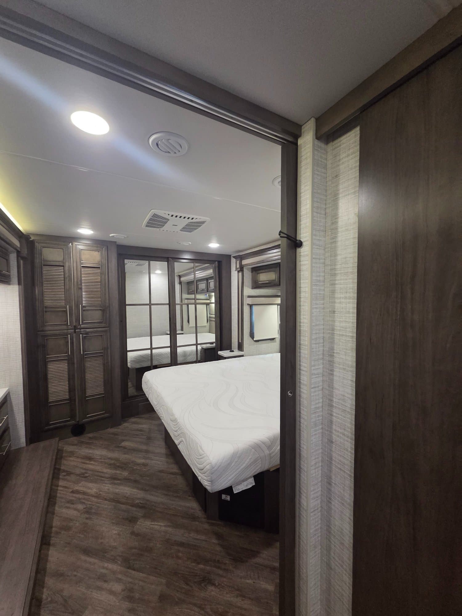 2024 Entegra Coach 2024 Entegra Coach Emblem - thumbnail 12