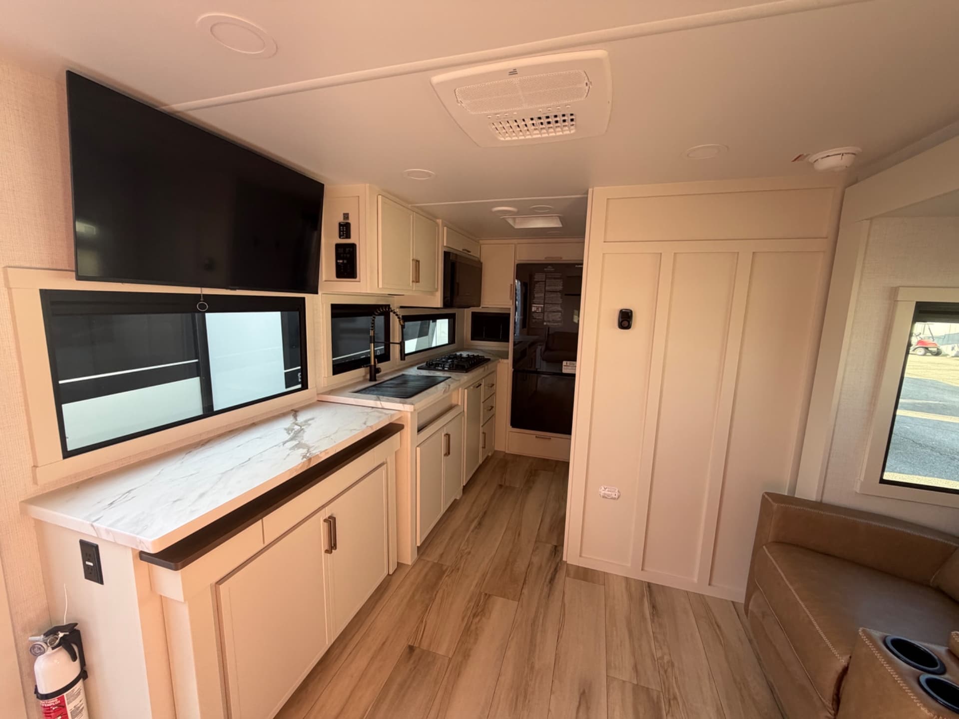 2026 Brinkley RV 2026 Brinkley RV Model IX - thumbnail 10