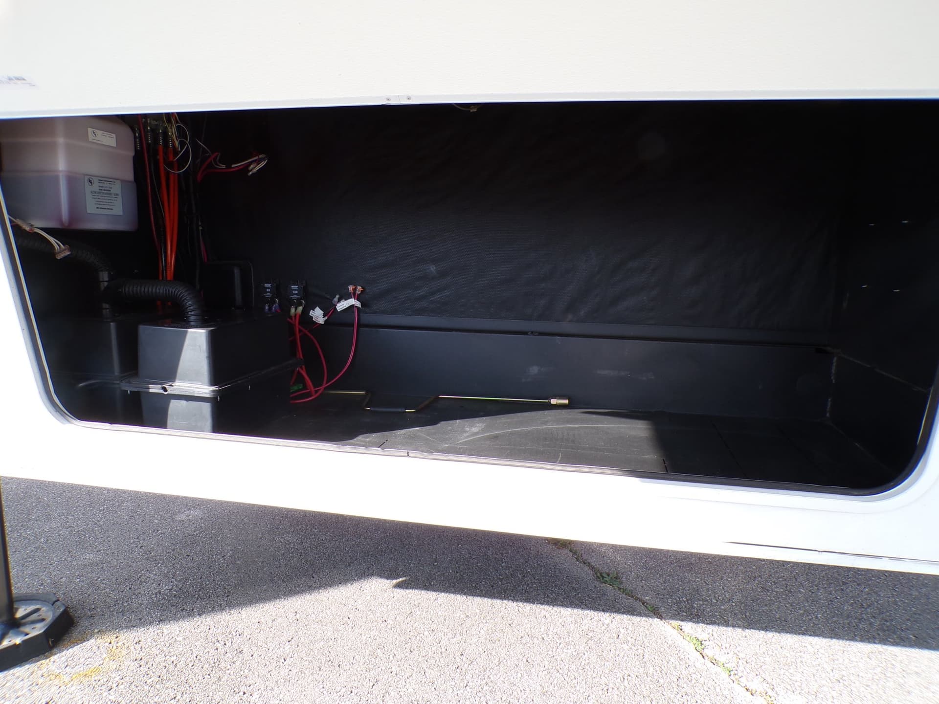 2022 Grand Design 2022 Grand Design Solitude - thumbnail 9