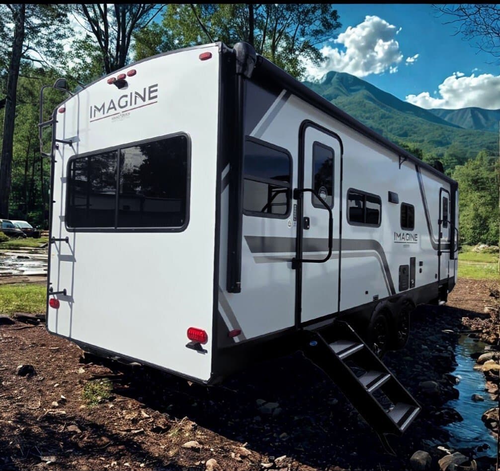 2026 Grand Design 2026 Grand Design Imagine - thumbnail 3