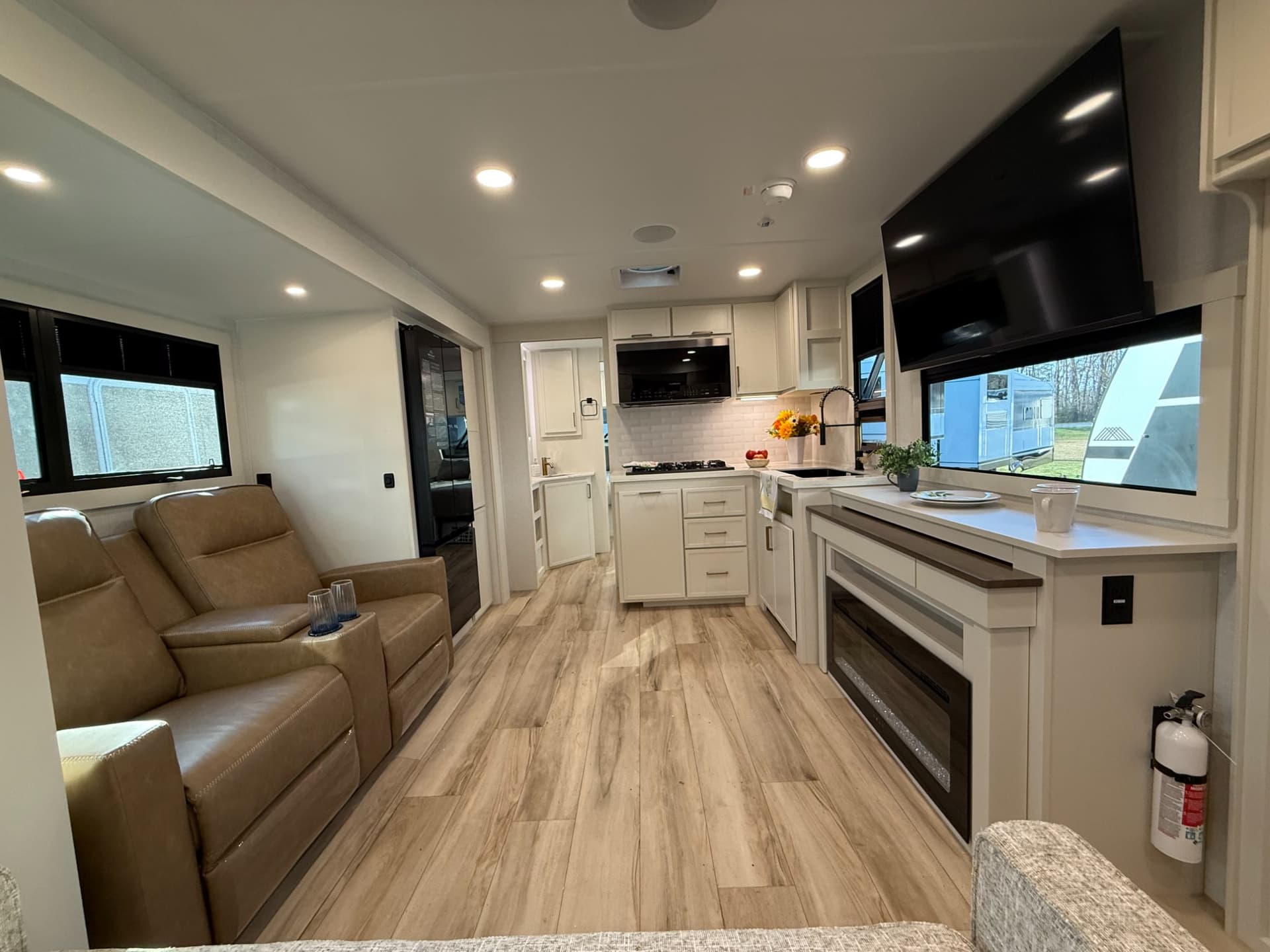 2026 Brinkley RV 2026 Brinkley RV Model IX - thumbnail 7