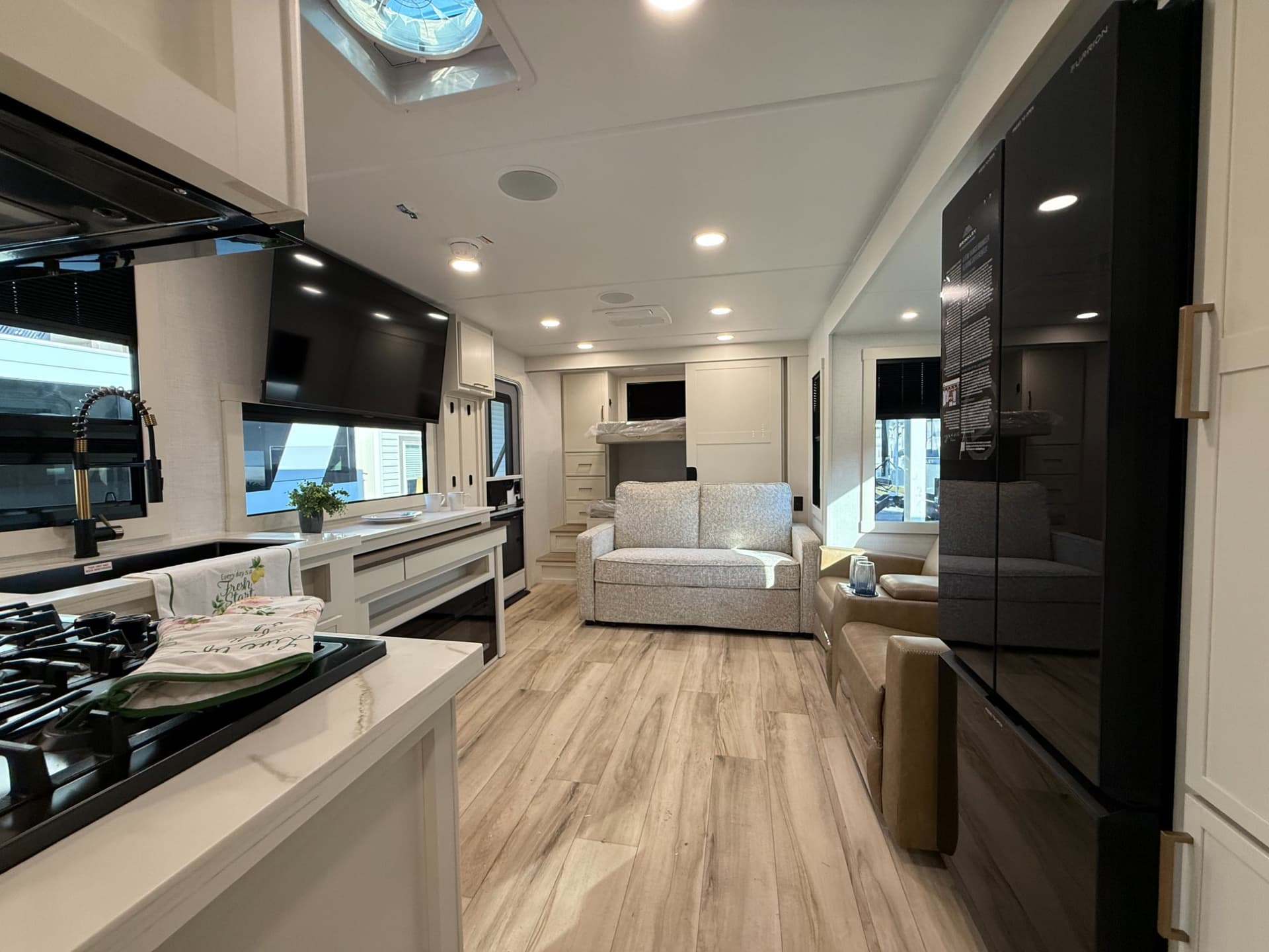 2026 Brinkley RV 2026 Brinkley RV Model IX - thumbnail 8