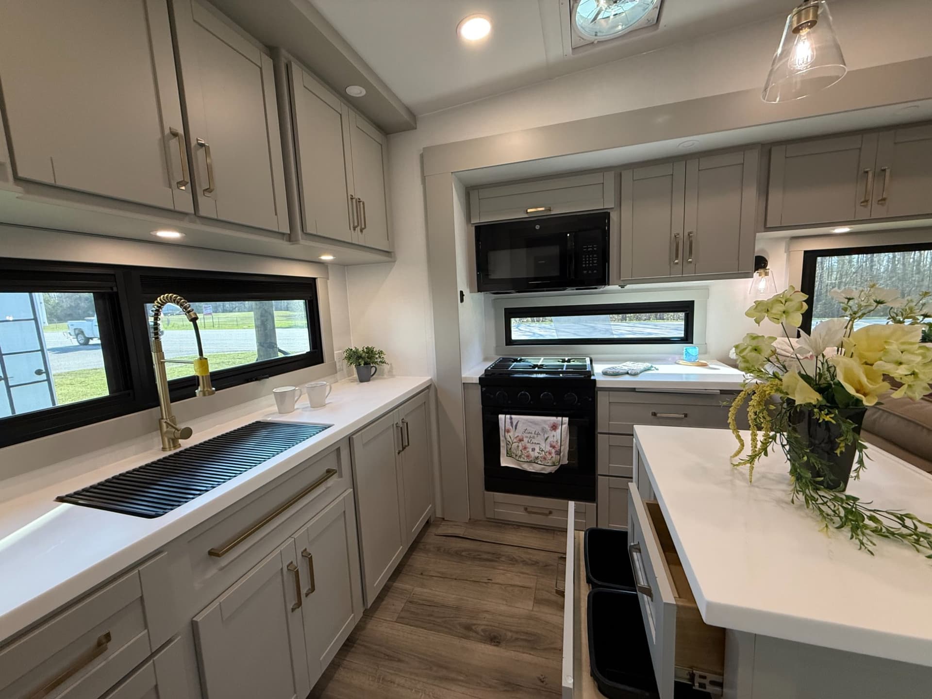 2026 Brinkley RV 2026 Brinkley RV Model Z - thumbnail 9