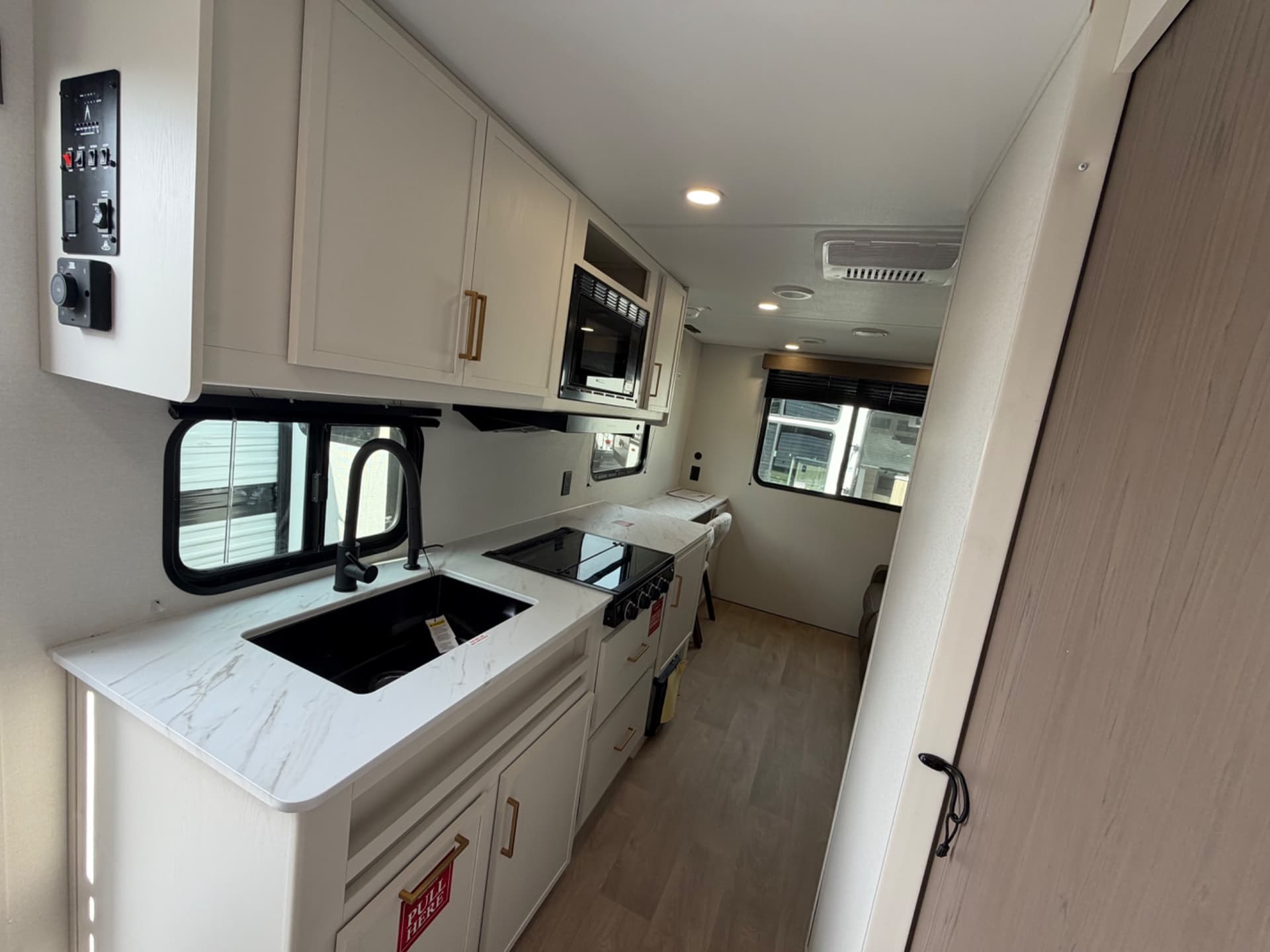 2026 Grand Design 2026 Grand Design Transcend - thumbnail 11