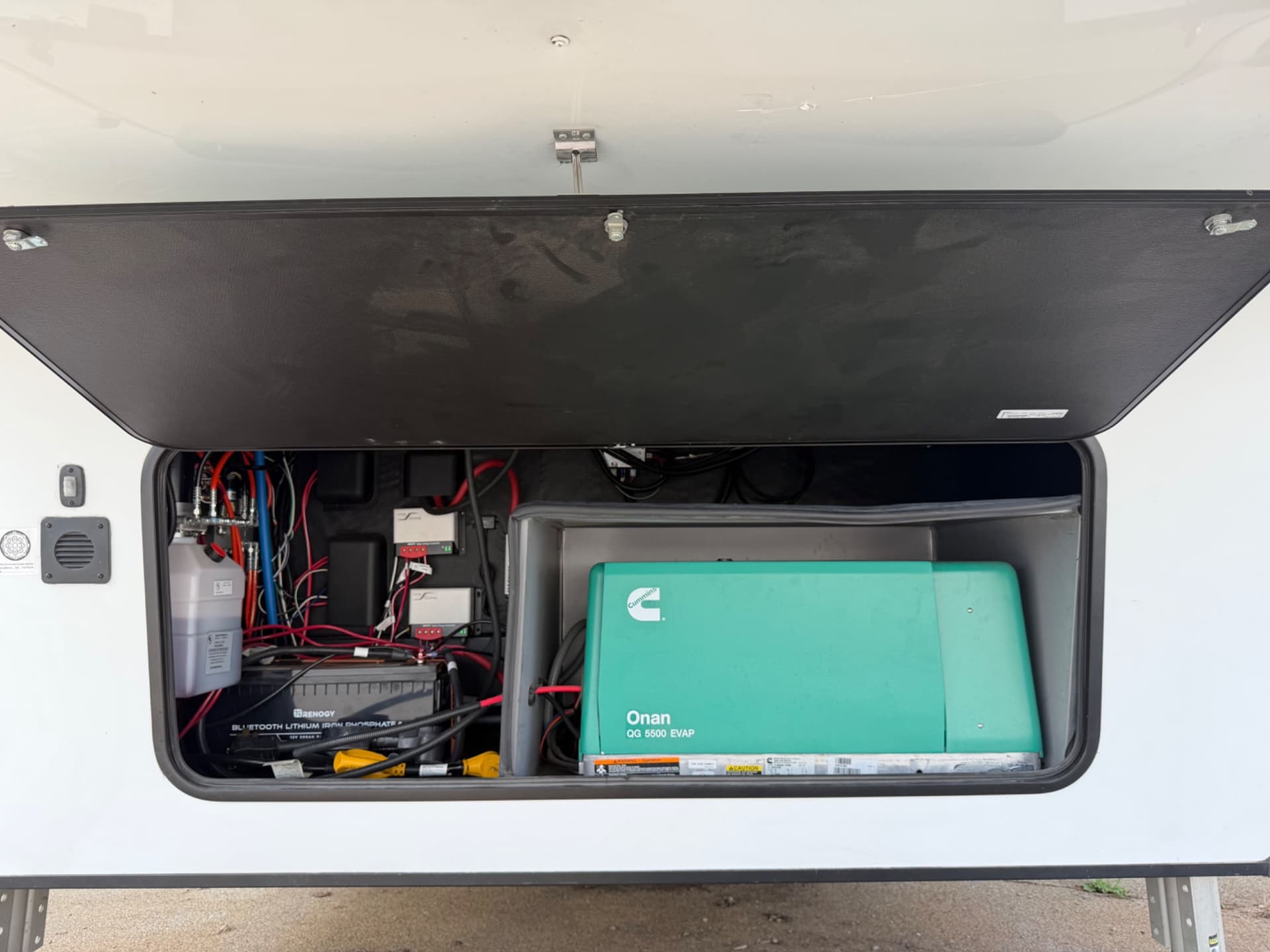 2023 Grand Design 2023 Grand Design Momentum M-Class - thumbnail 9