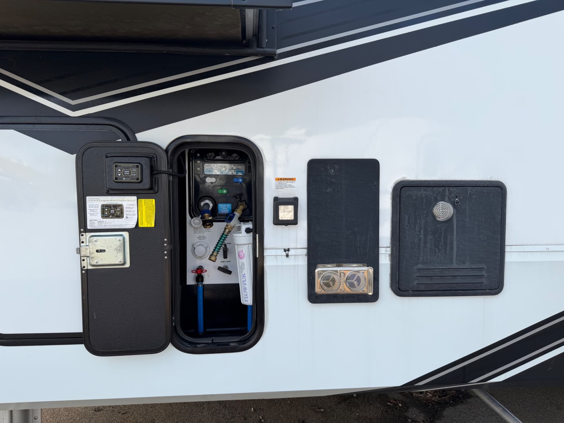 2023 Grand Design 2023 Grand Design Momentum M-Class - thumbnail 10