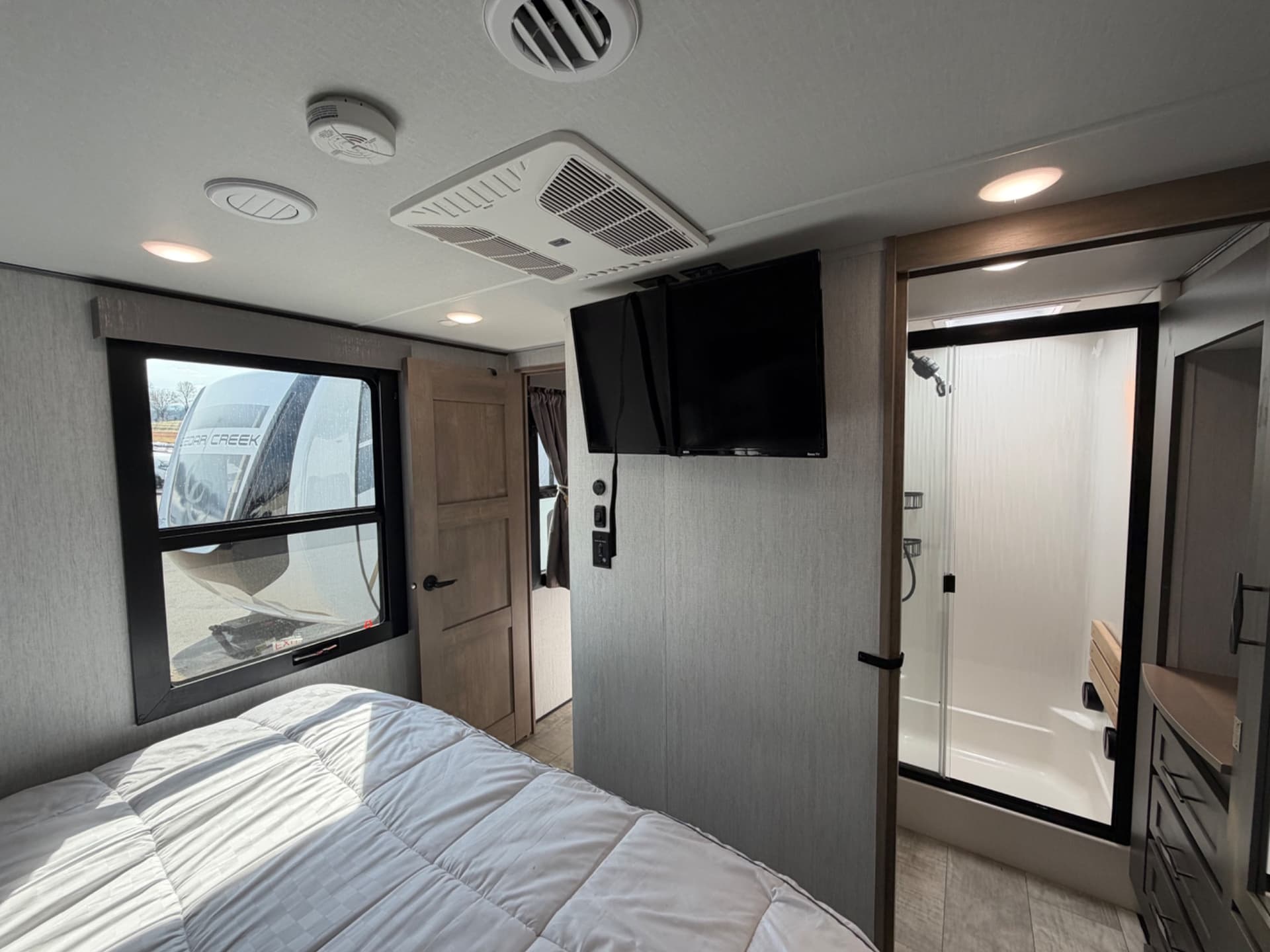 2023 Grand Design 2023 Grand Design Momentum M-Class - thumbnail 21