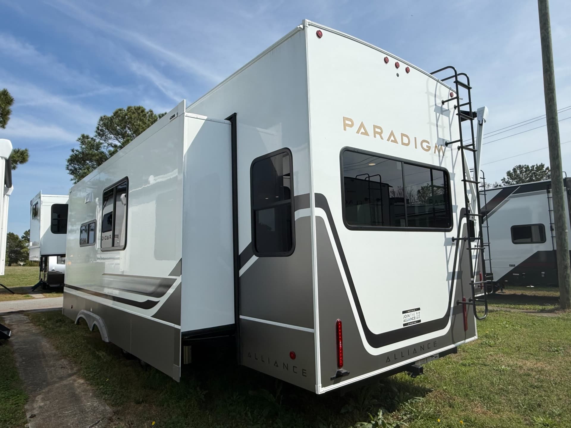 2026 Alliance RV 2026 Alliance RV Paradigm - thumbnail 36