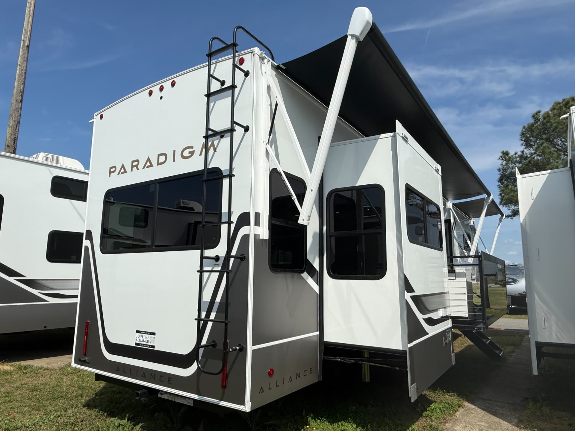 2026 Alliance RV 2026 Alliance RV Paradigm - thumbnail 37