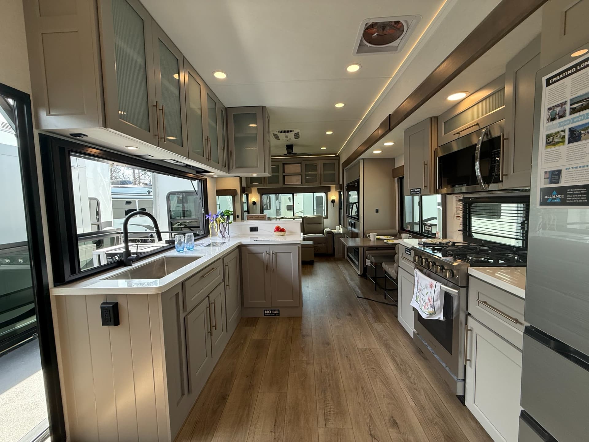 2026 Alliance RV 2026 Alliance RV Paradigm - thumbnail 6