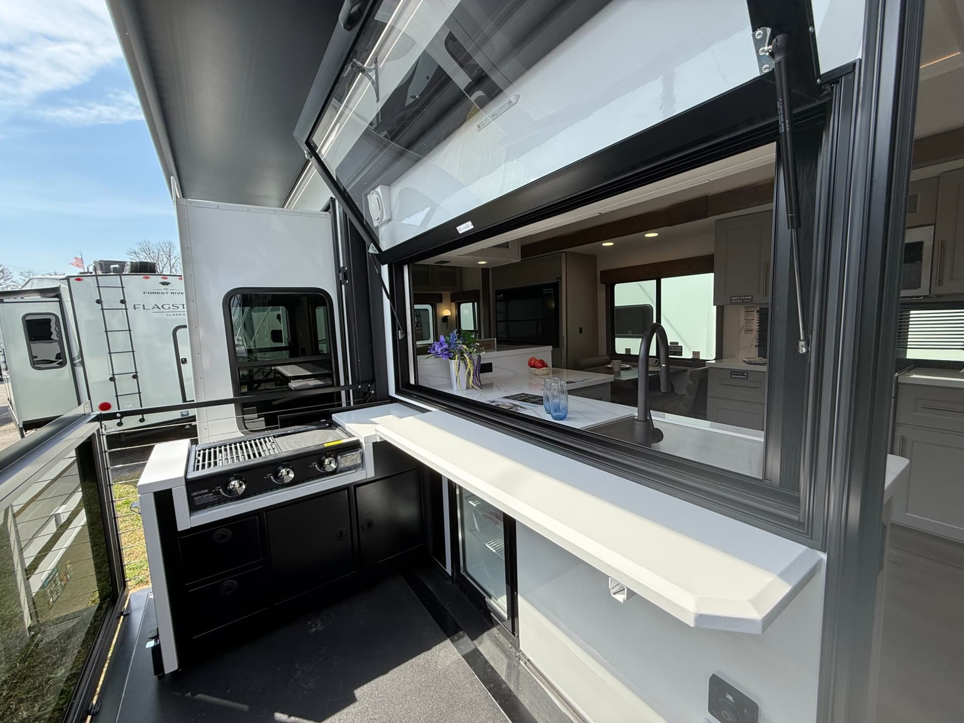 2026 Alliance RV 2026 Alliance RV Paradigm - thumbnail 17