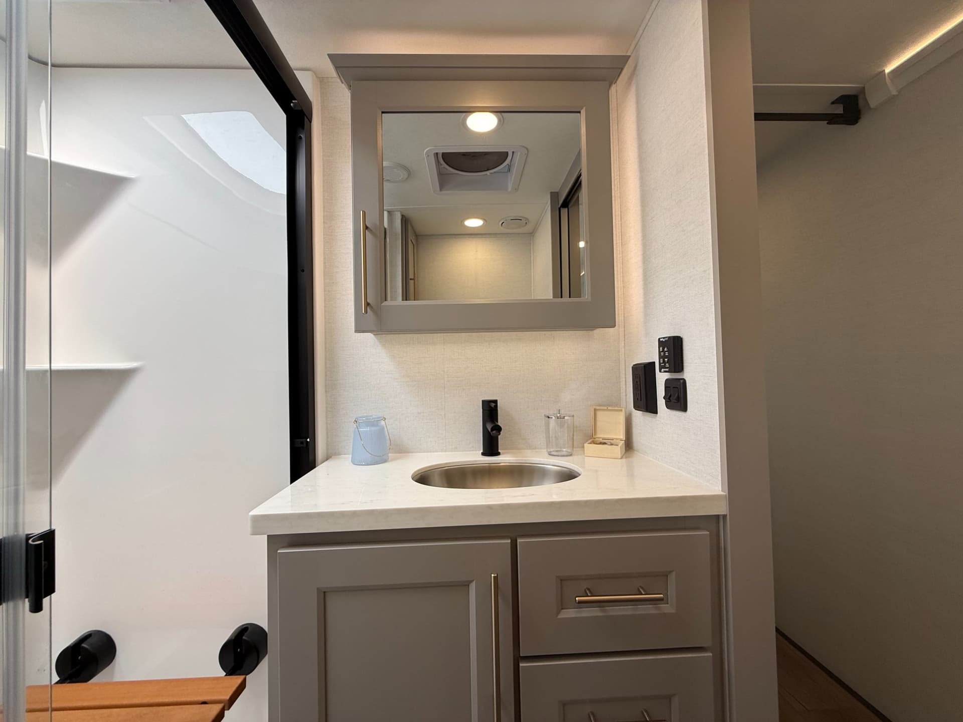 2026 Alliance RV 2026 Alliance RV Paradigm - thumbnail 26