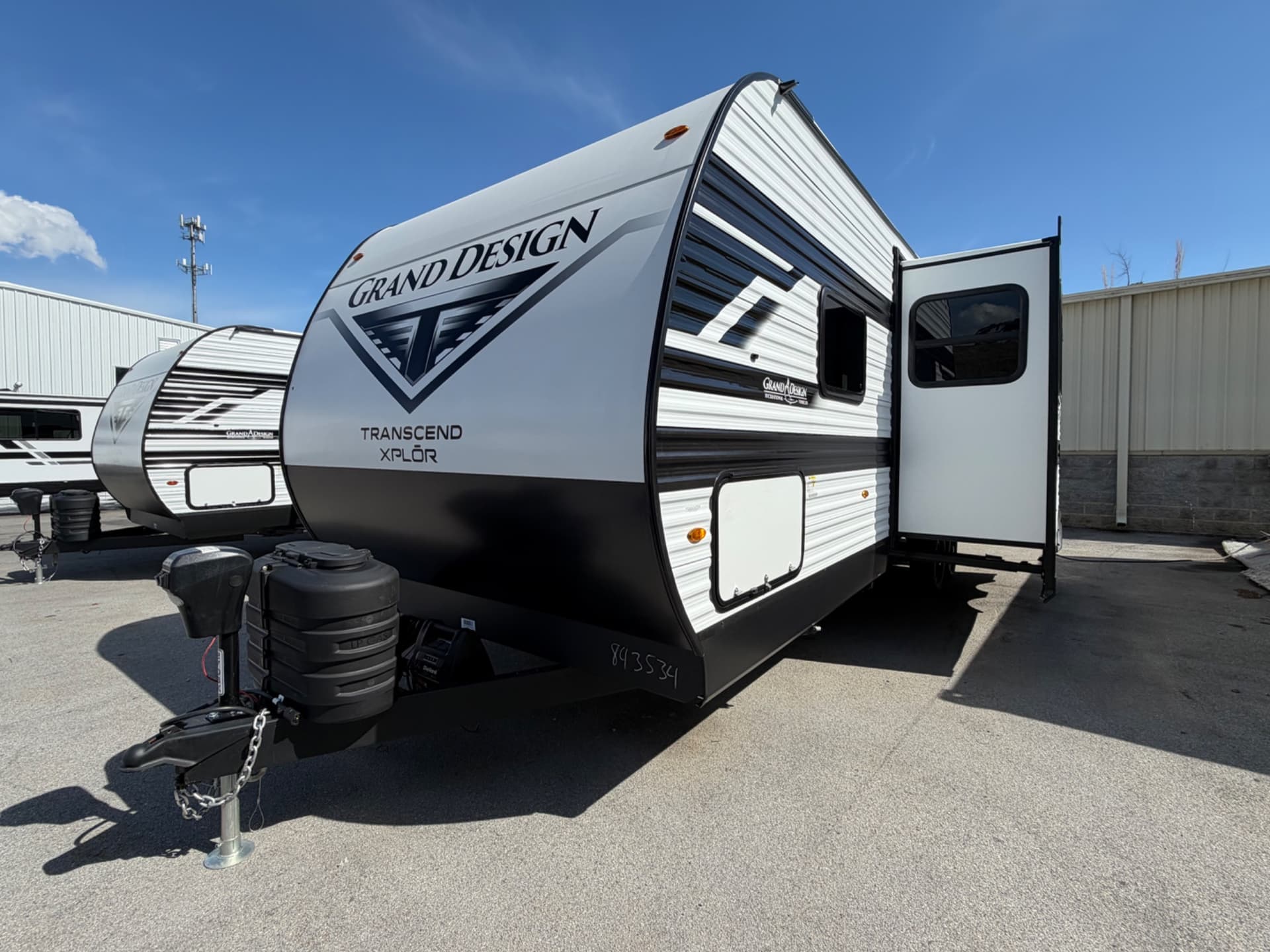 2026 Grand Design 2026 Grand Design Transcend - thumbnail 3