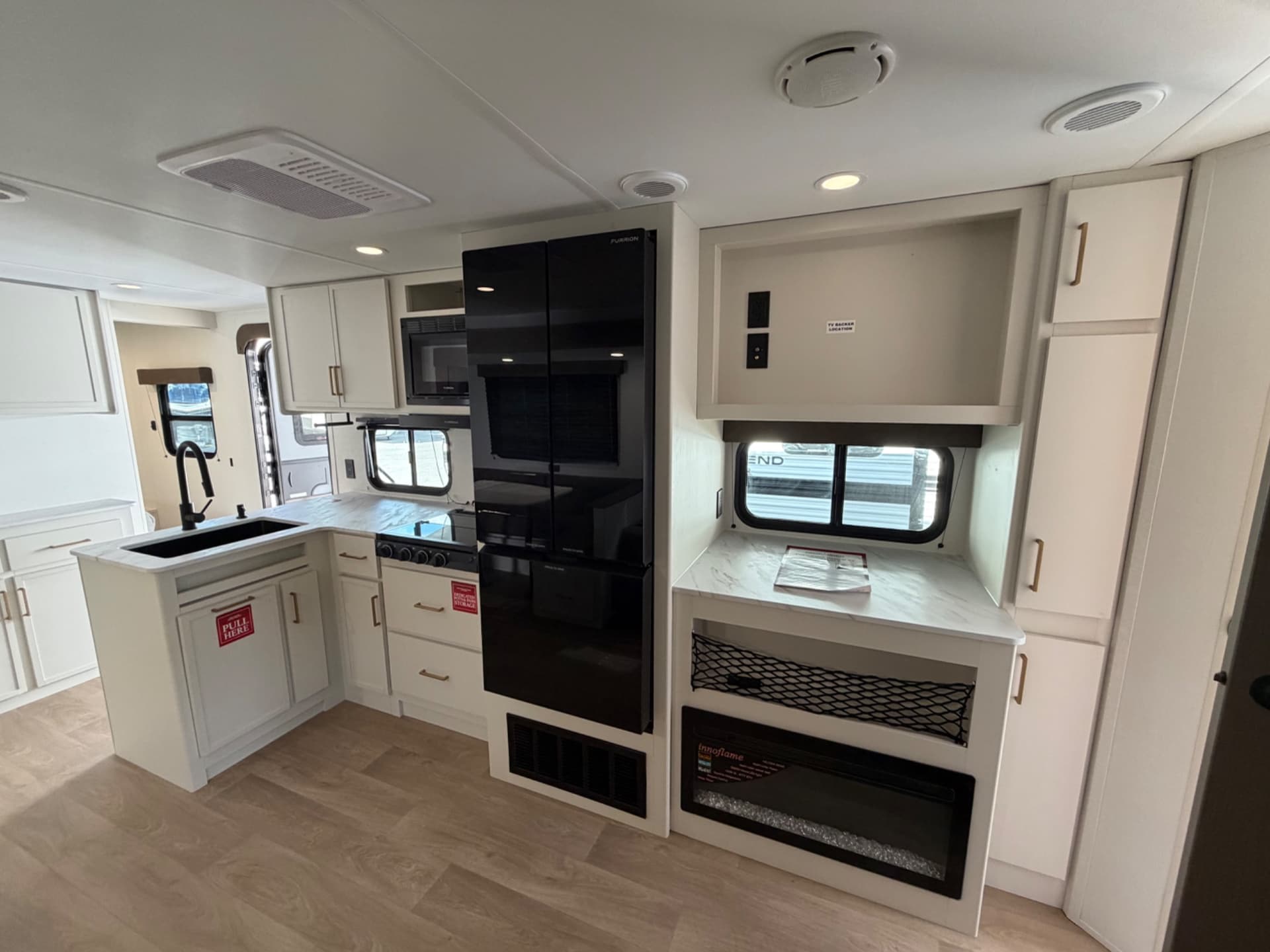 2026 Grand Design 2026 Grand Design Transcend - thumbnail 11