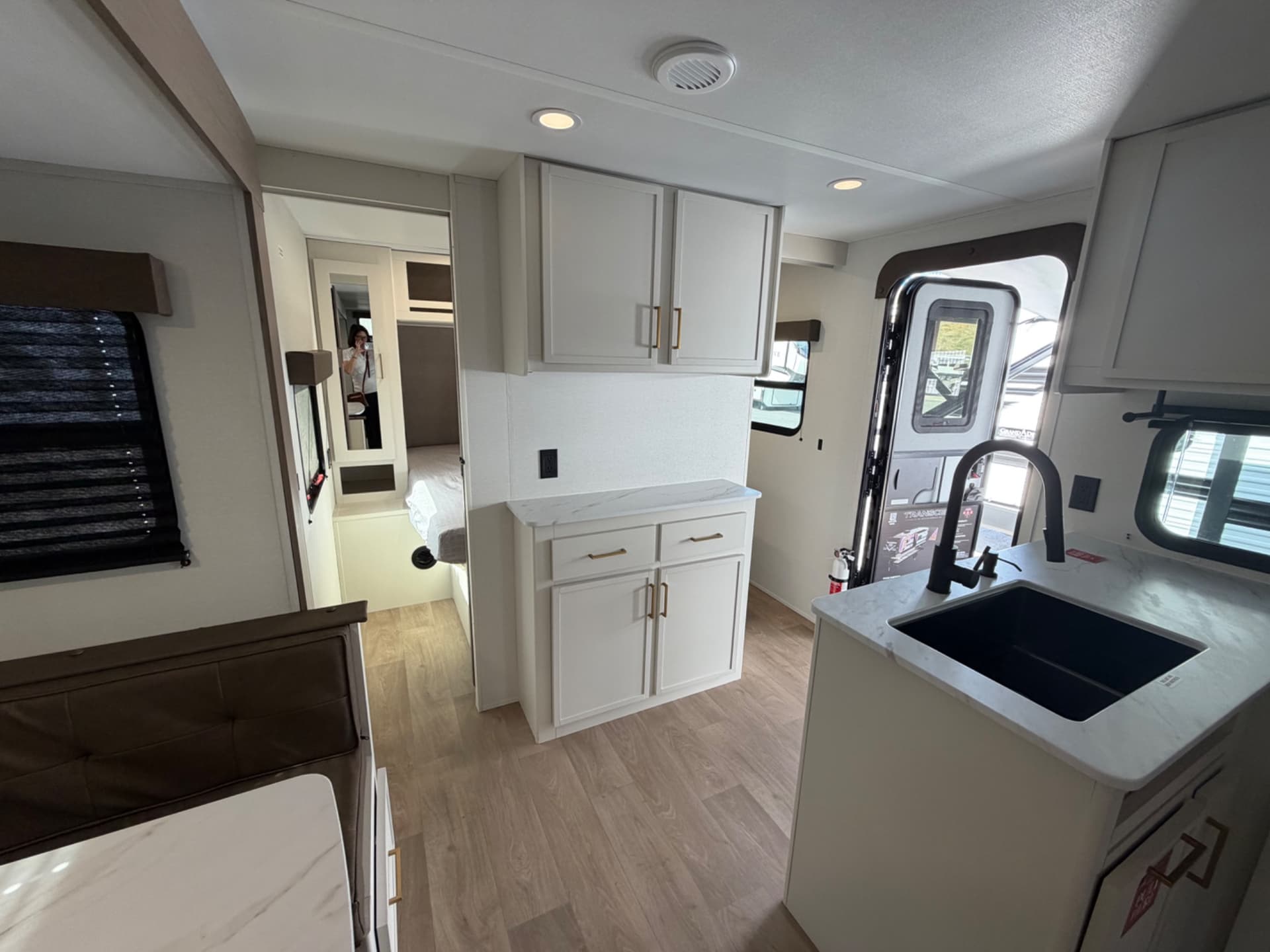 2026 Grand Design 2026 Grand Design Transcend - thumbnail 13