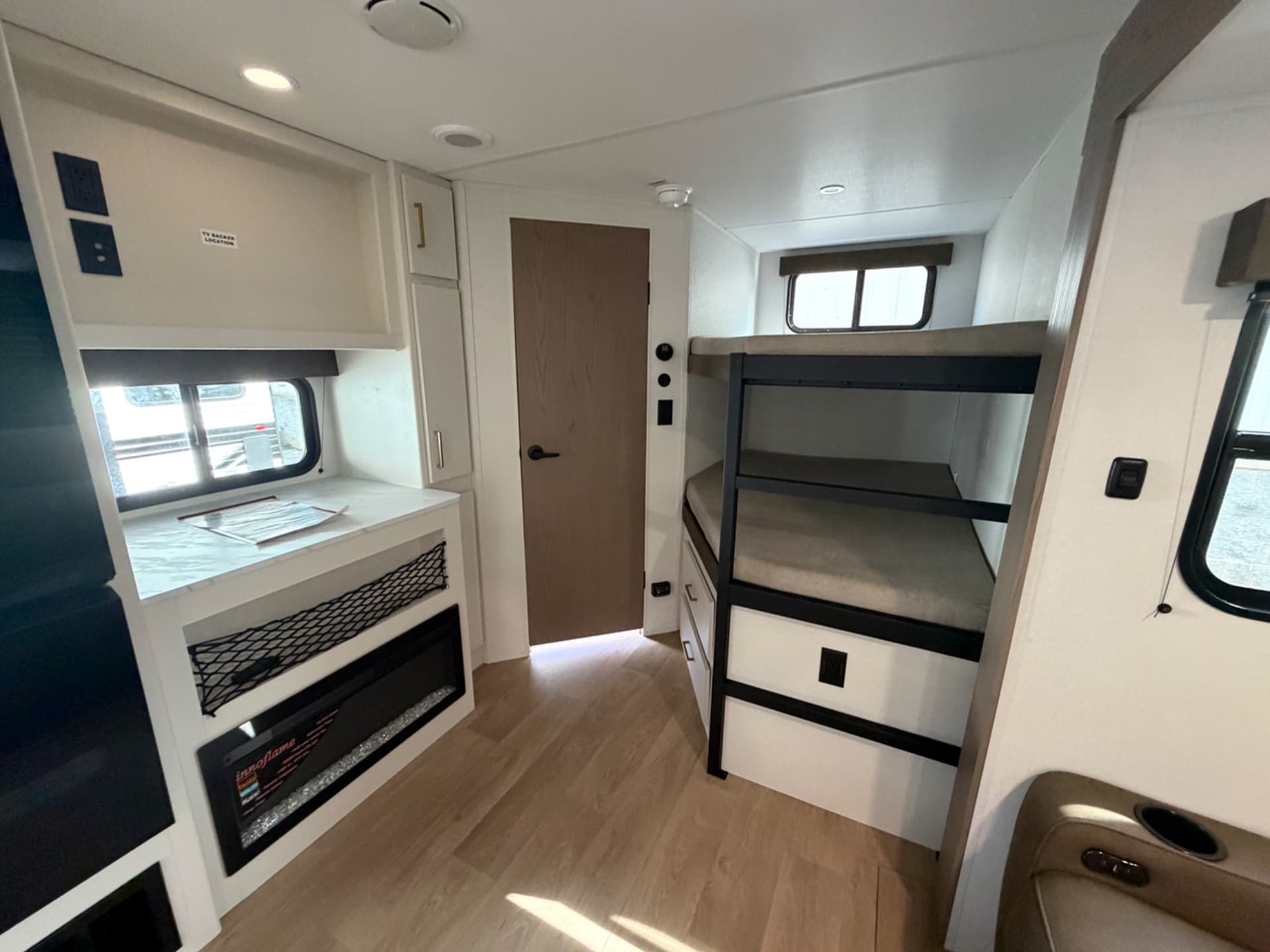 2026 Grand Design 2026 Grand Design Transcend - thumbnail 14