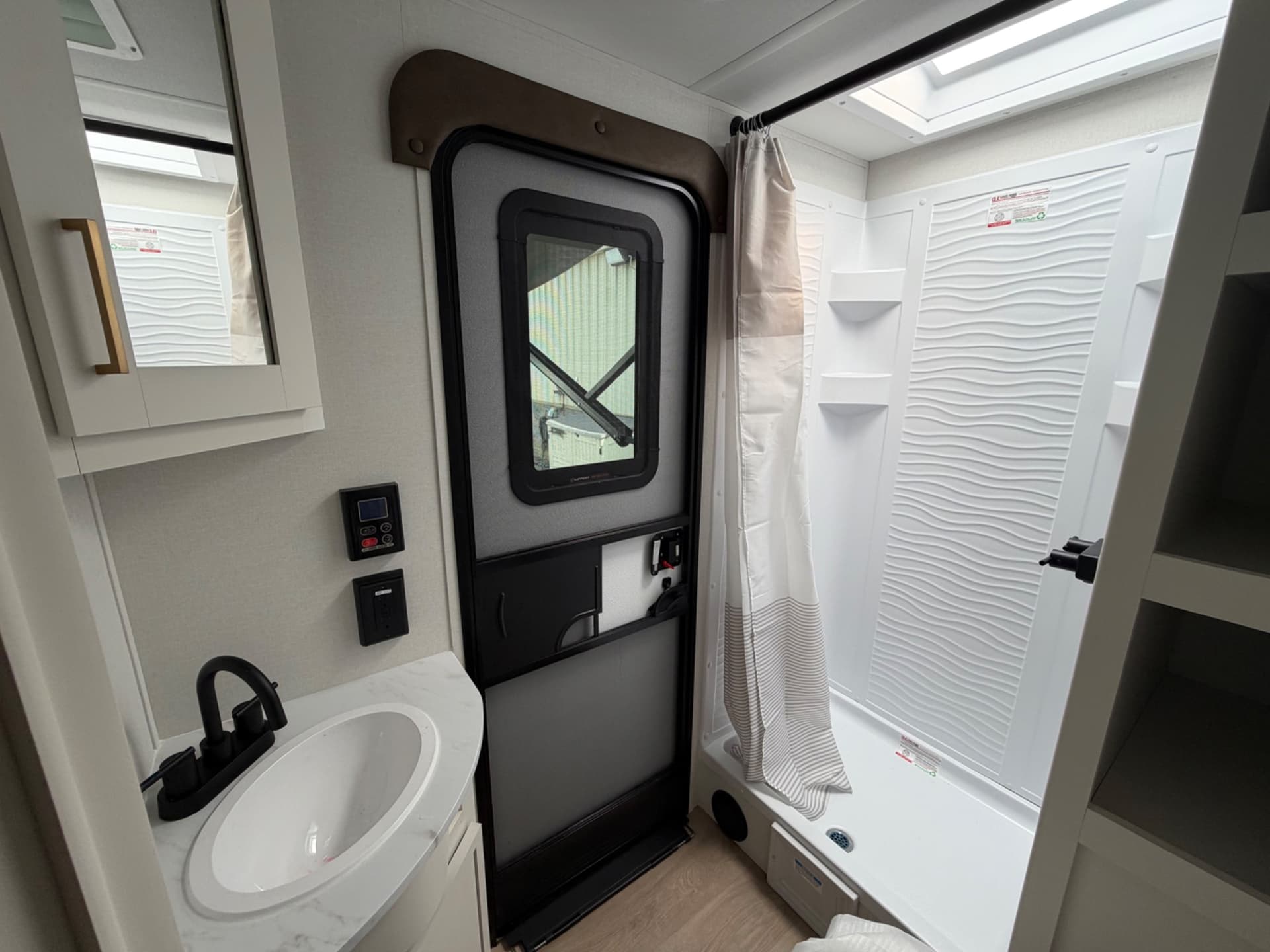 2026 Grand Design 2026 Grand Design Transcend - thumbnail 15