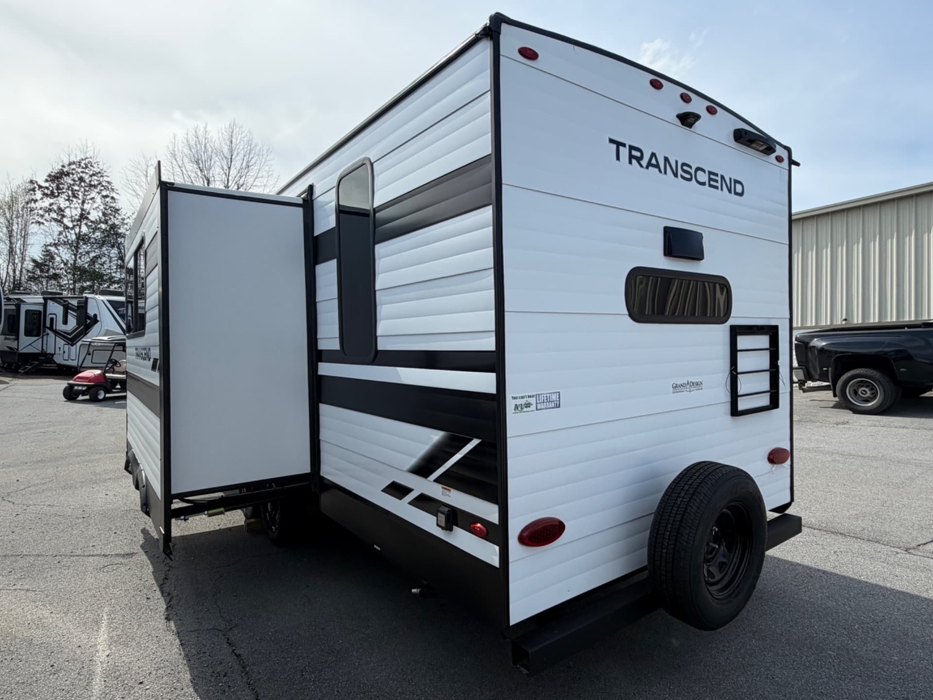 2026 Grand Design 2026 Grand Design Transcend - thumbnail 4