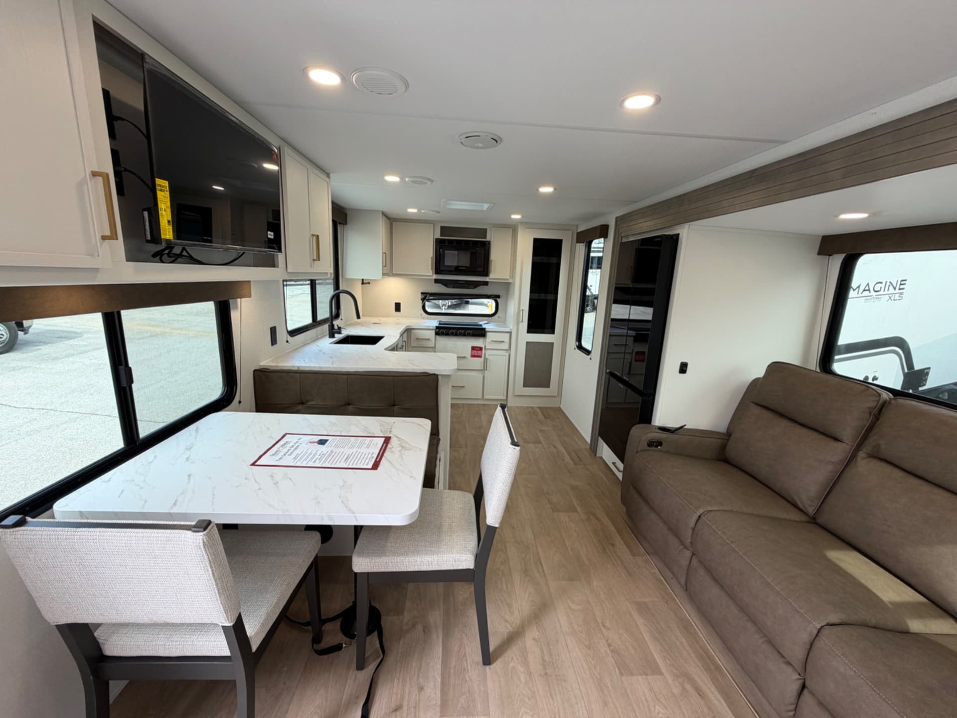 2026 Grand Design 2026 Grand Design Transcend - thumbnail 10