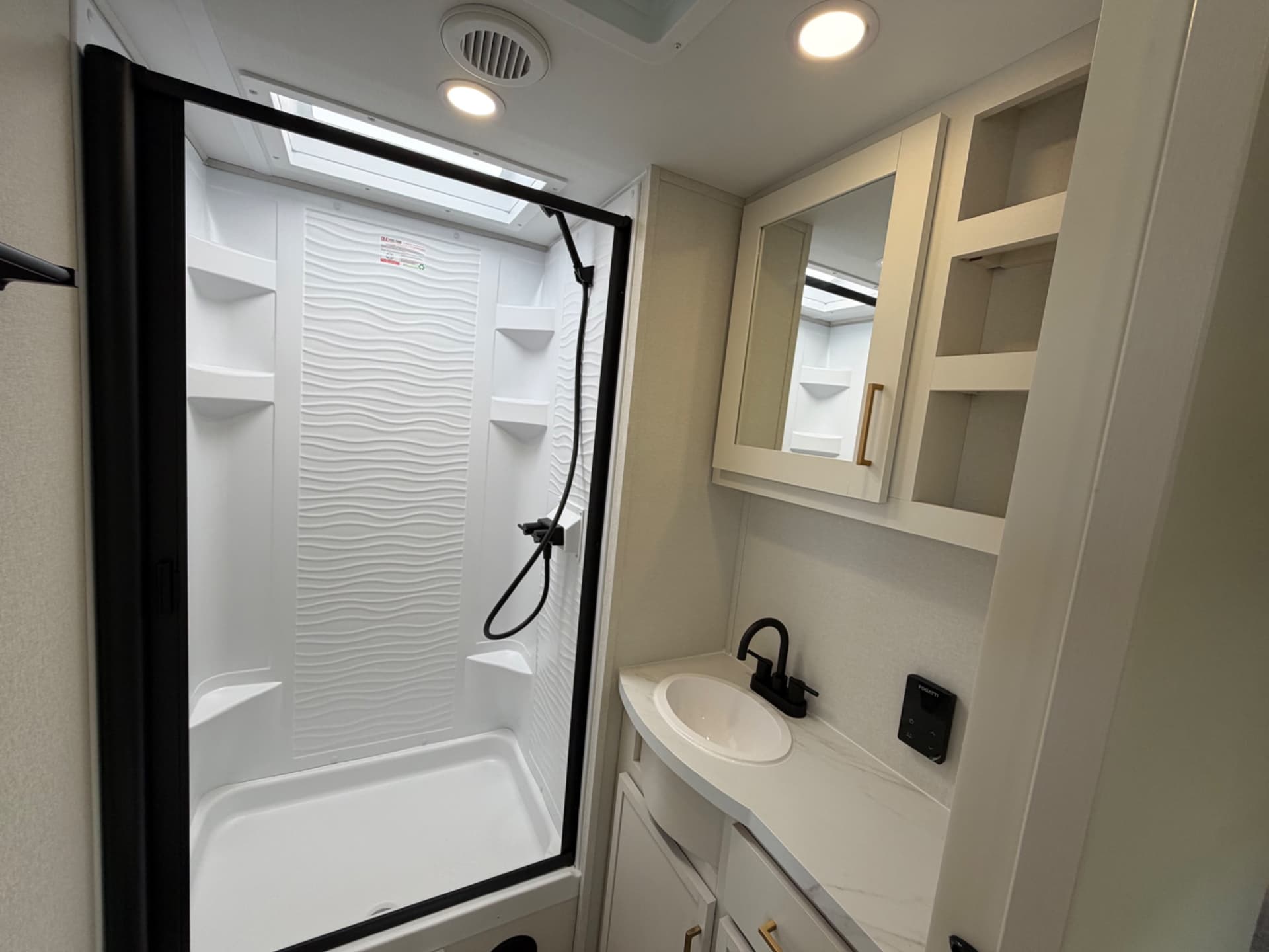 2026 Grand Design 2026 Grand Design Transcend - thumbnail 14