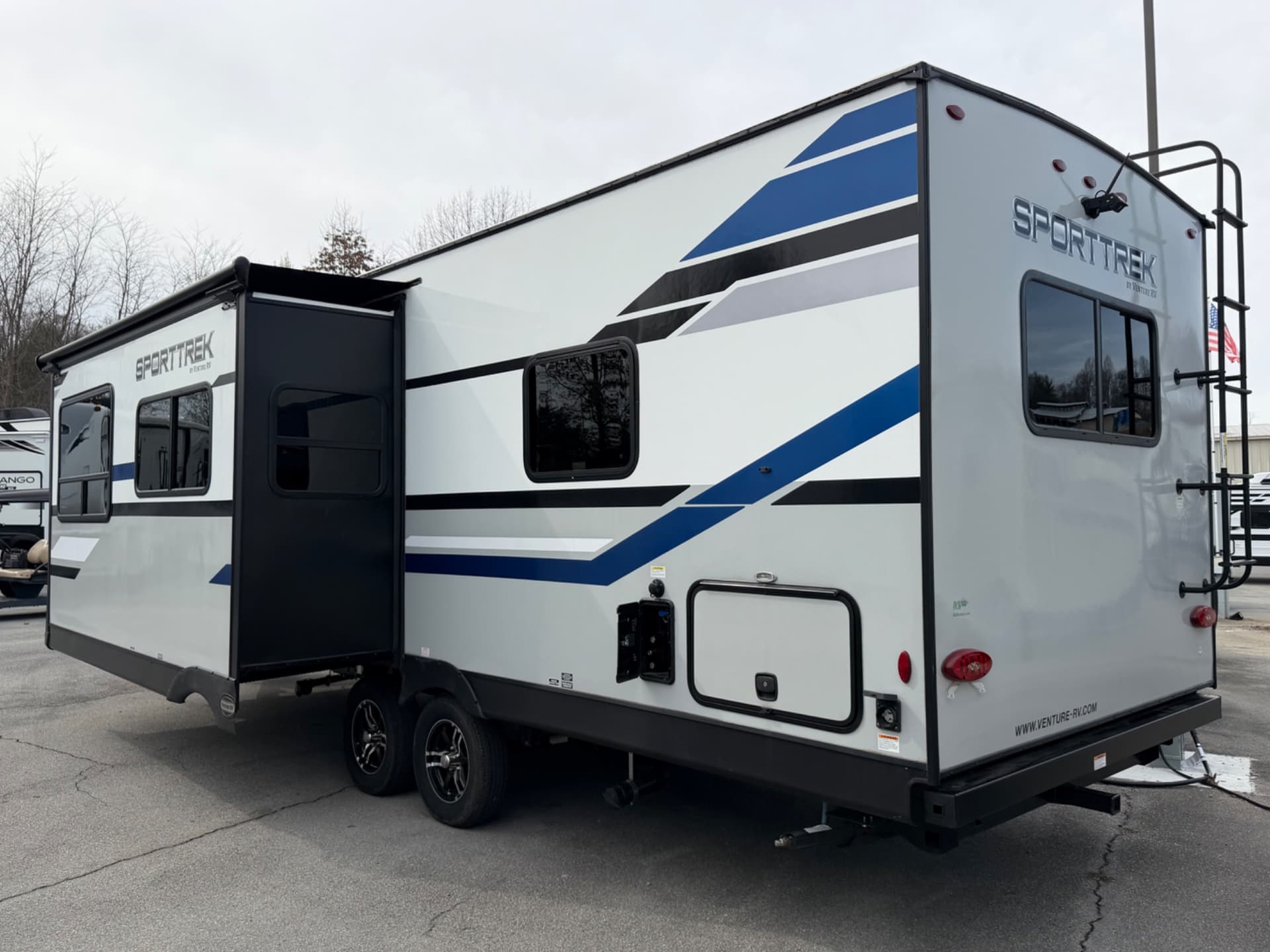 2022 Venture RV 2022 Venture RV SportTrek - thumbnail 3