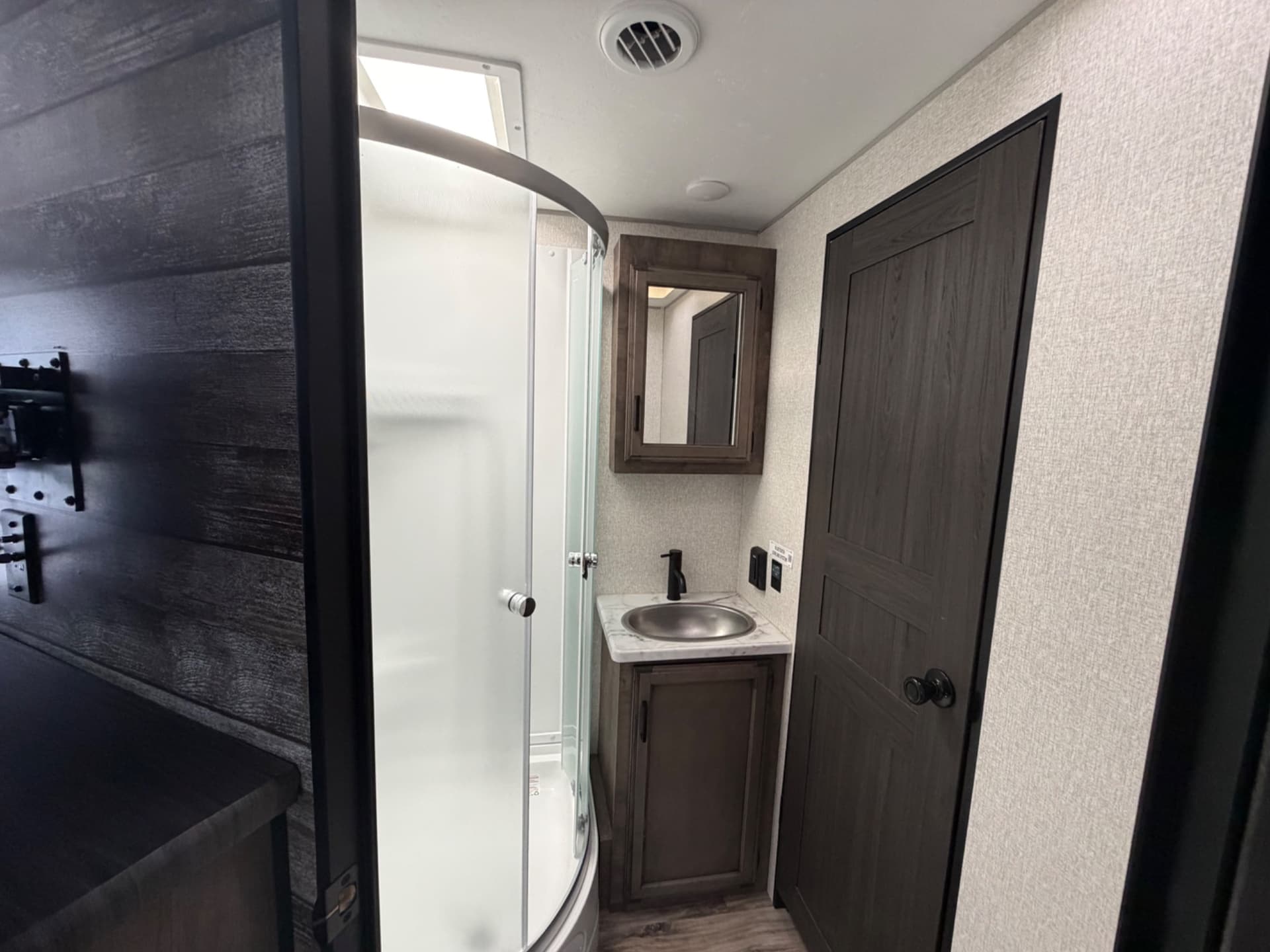 2022 Venture RV 2022 Venture RV SportTrek - thumbnail 10