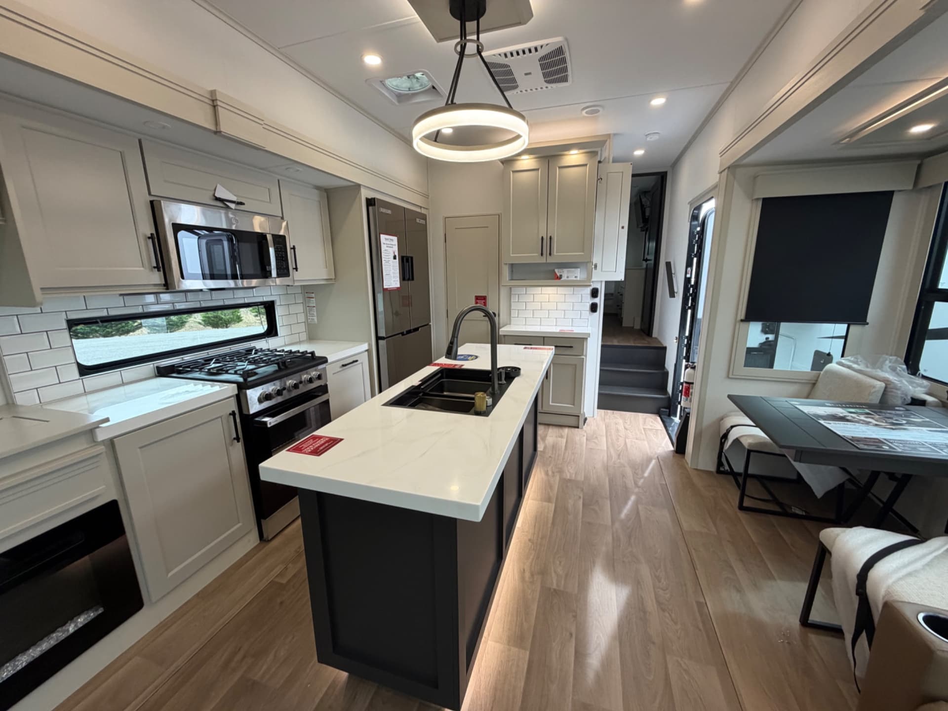 2026 Grand Design 2026 Grand Design Solitude - thumbnail 9