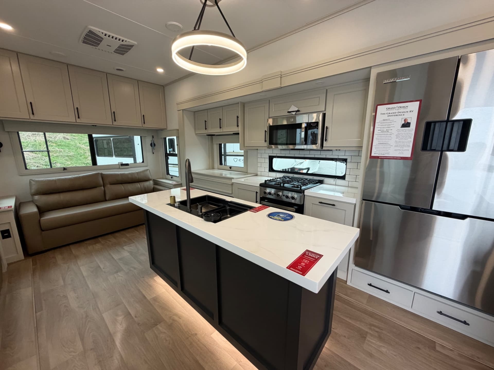 2026 Grand Design 2026 Grand Design Solitude - thumbnail 10