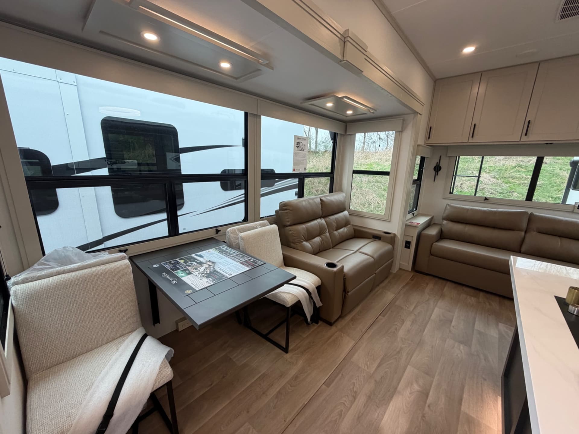 2026 Grand Design 2026 Grand Design Solitude - thumbnail 13