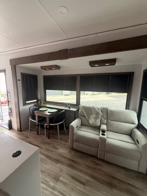 2026 Keystone RV 2026 Keystone RV Montana - thumbnail 7