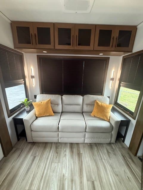 2026 Keystone RV 2026 Keystone RV Montana - thumbnail 8