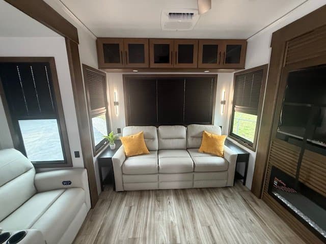 2026 Keystone RV 2026 Keystone RV Montana - thumbnail 15