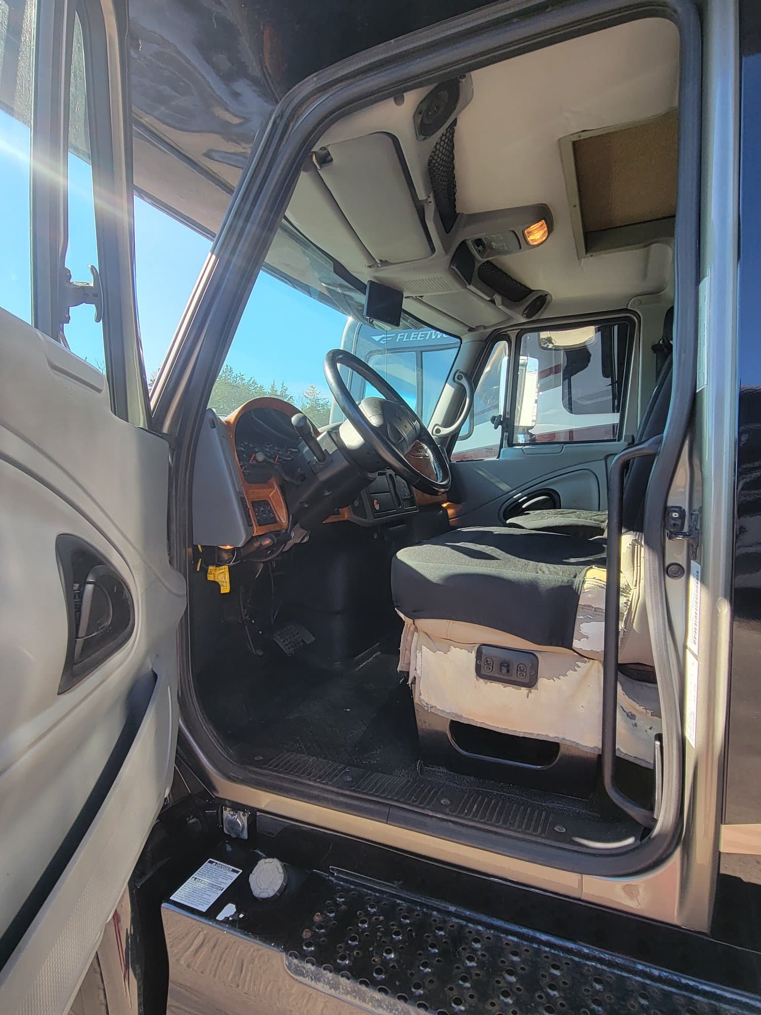 2010 Gulf Stream 2010 Gulf Stream Conquest Super Series - thumbnail 15