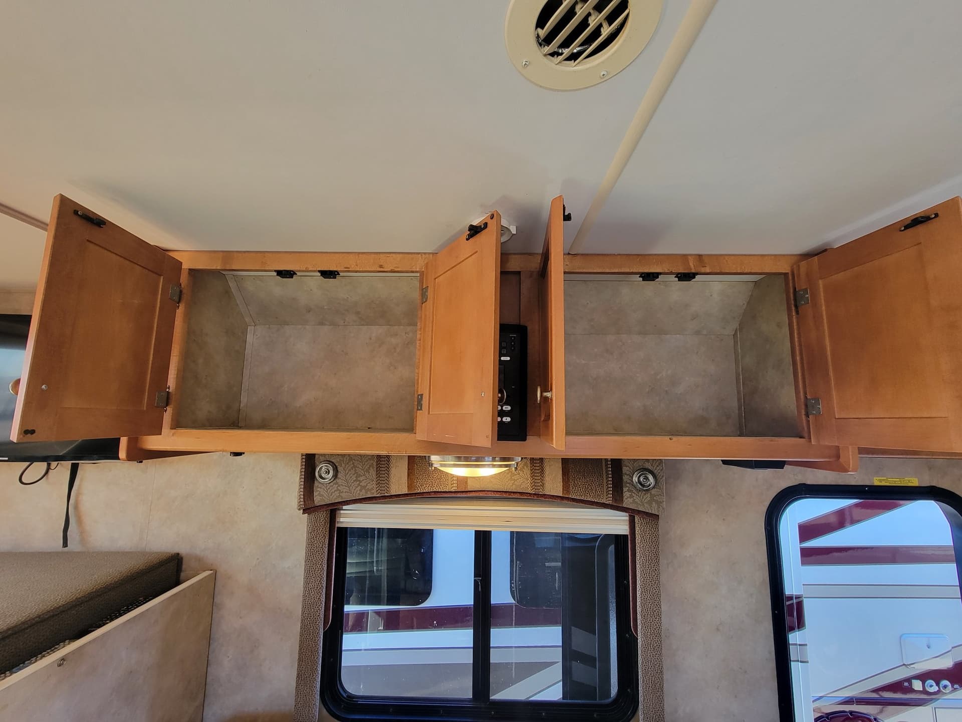 2010 Gulf Stream 2010 Gulf Stream Conquest Super Series - thumbnail 22