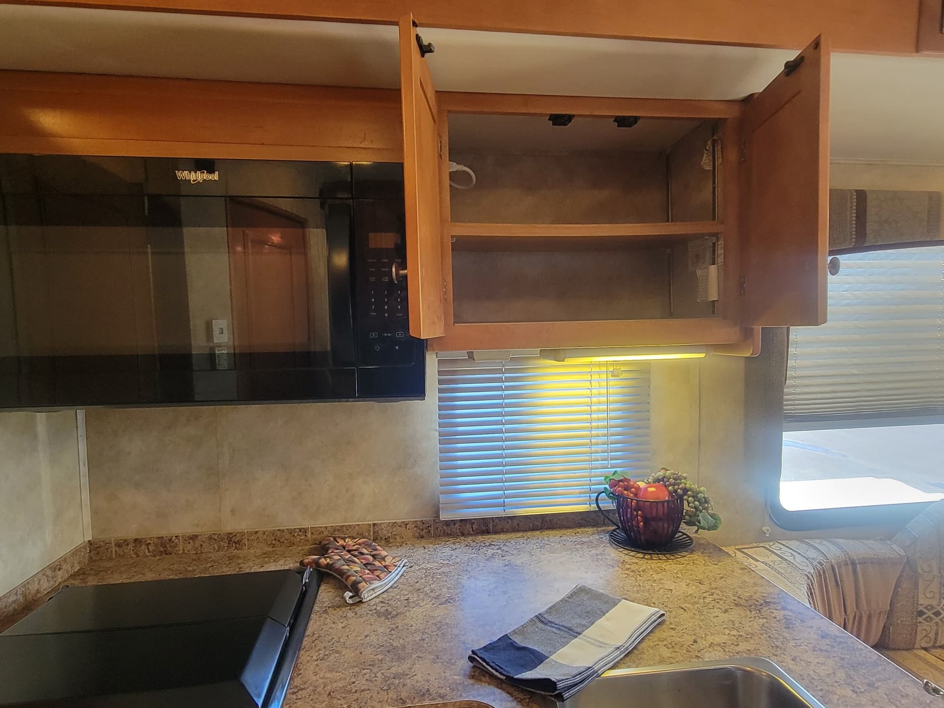 2010 Gulf Stream 2010 Gulf Stream Conquest Super Series - thumbnail 30