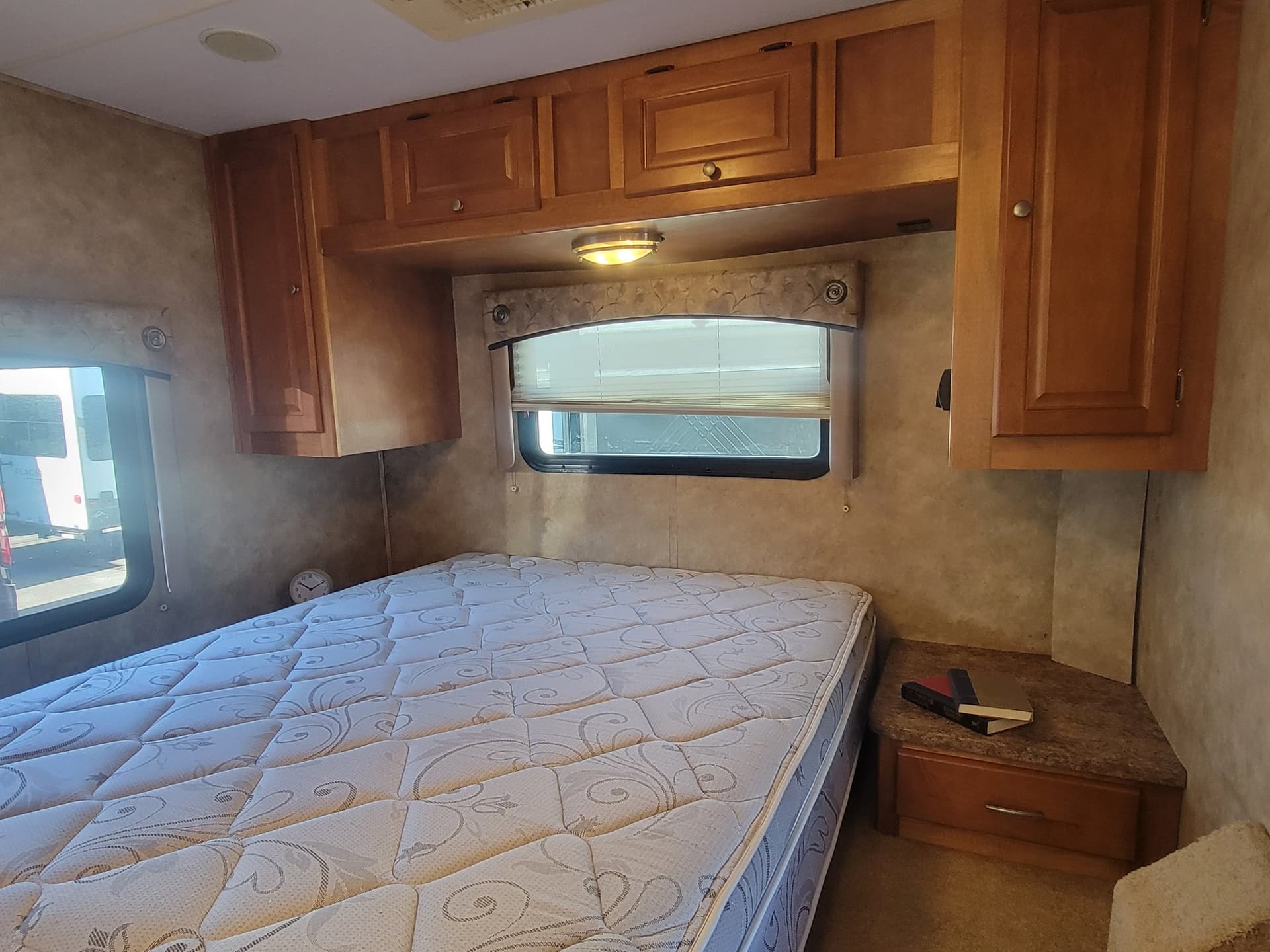 2010 Gulf Stream 2010 Gulf Stream Conquest Super Series - thumbnail 40