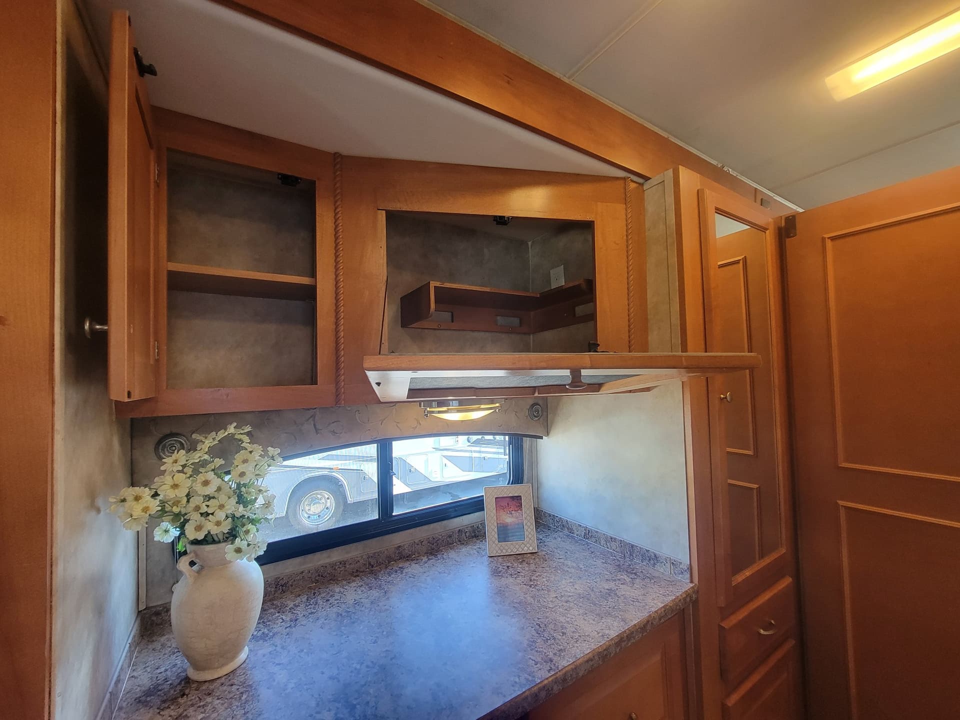 2010 Gulf Stream 2010 Gulf Stream Conquest Super Series - thumbnail 45