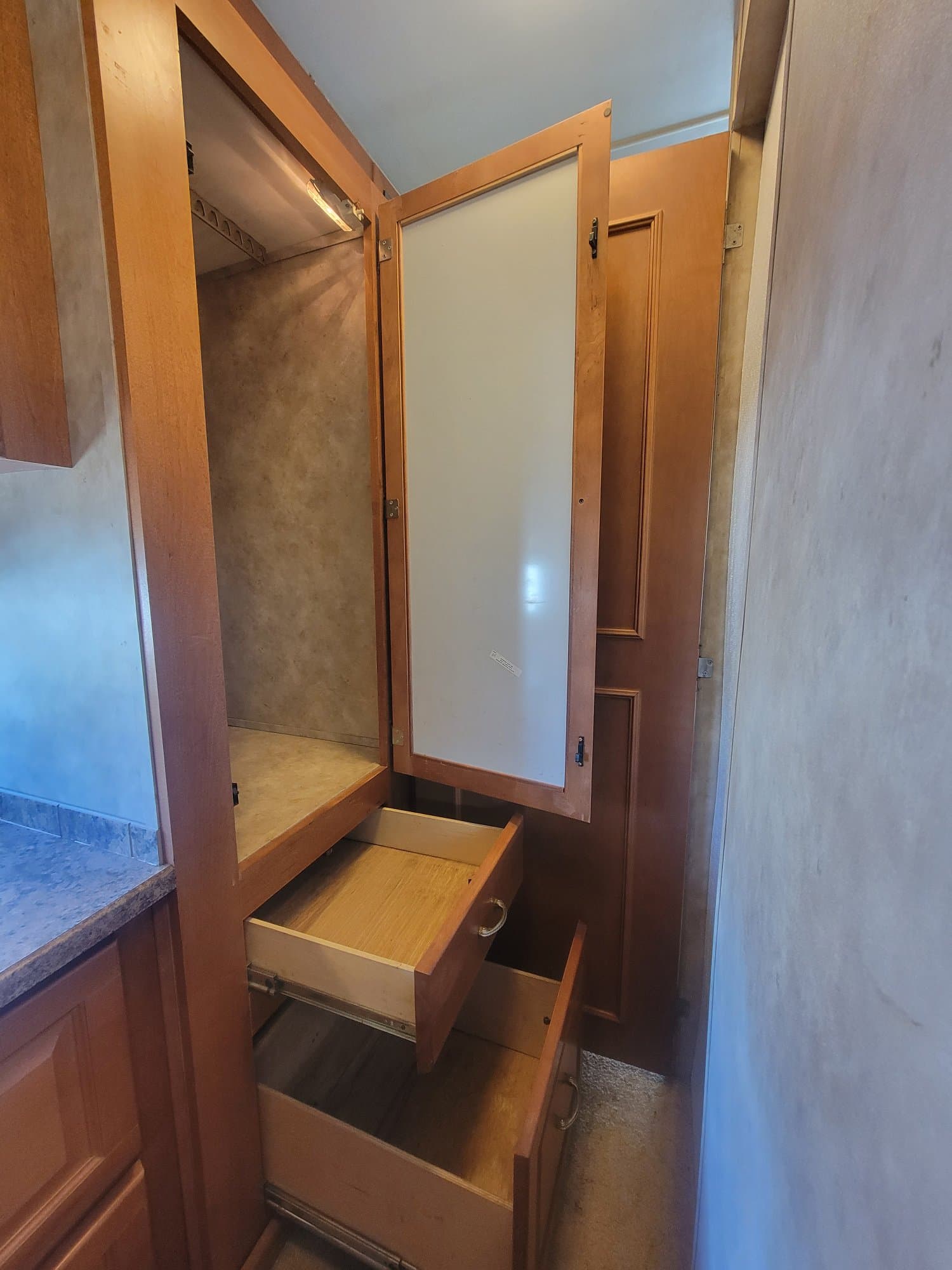 2010 Gulf Stream 2010 Gulf Stream Conquest Super Series - thumbnail 47