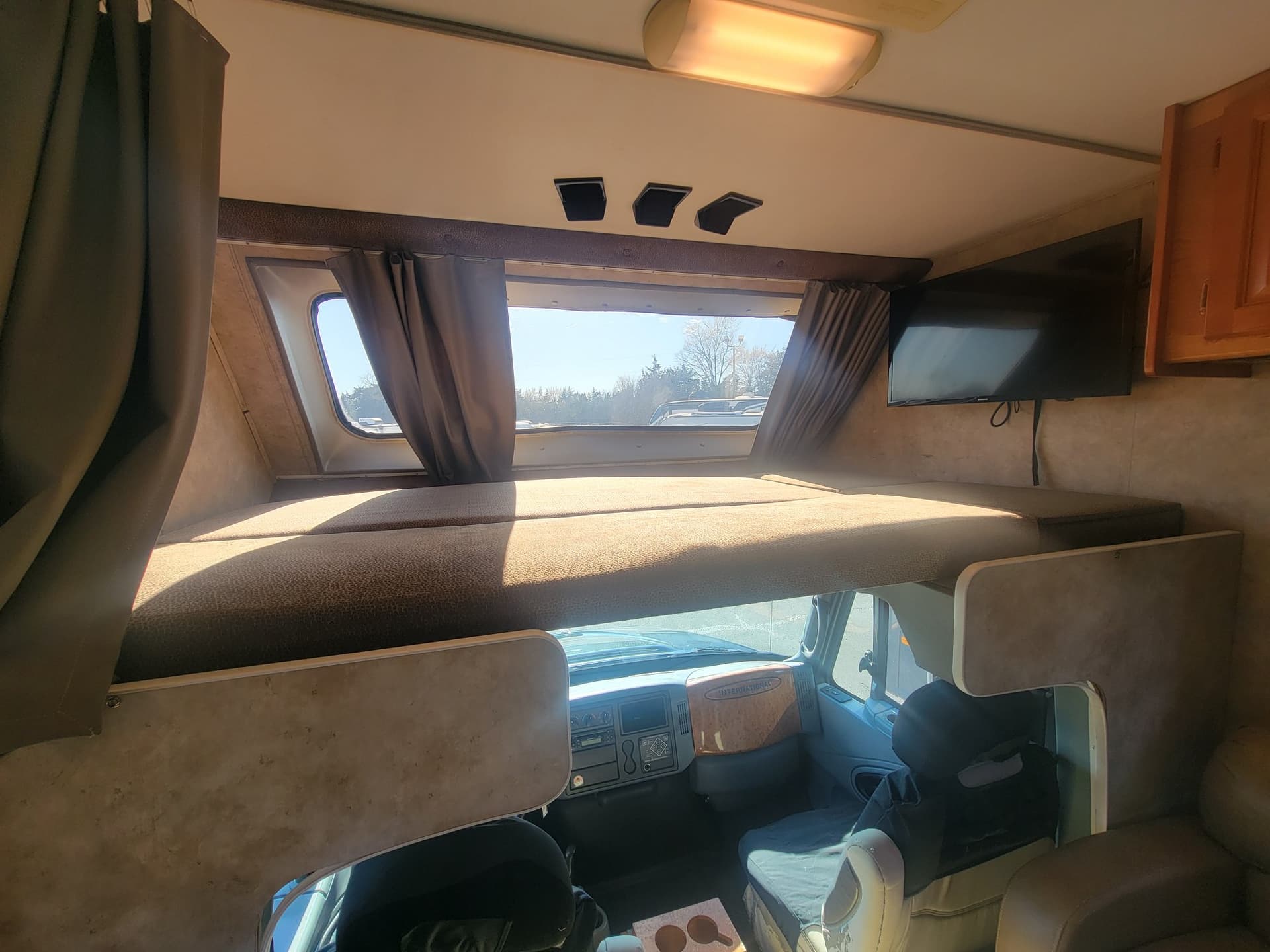 2010 Gulf Stream 2010 Gulf Stream Conquest Super Series - thumbnail 36