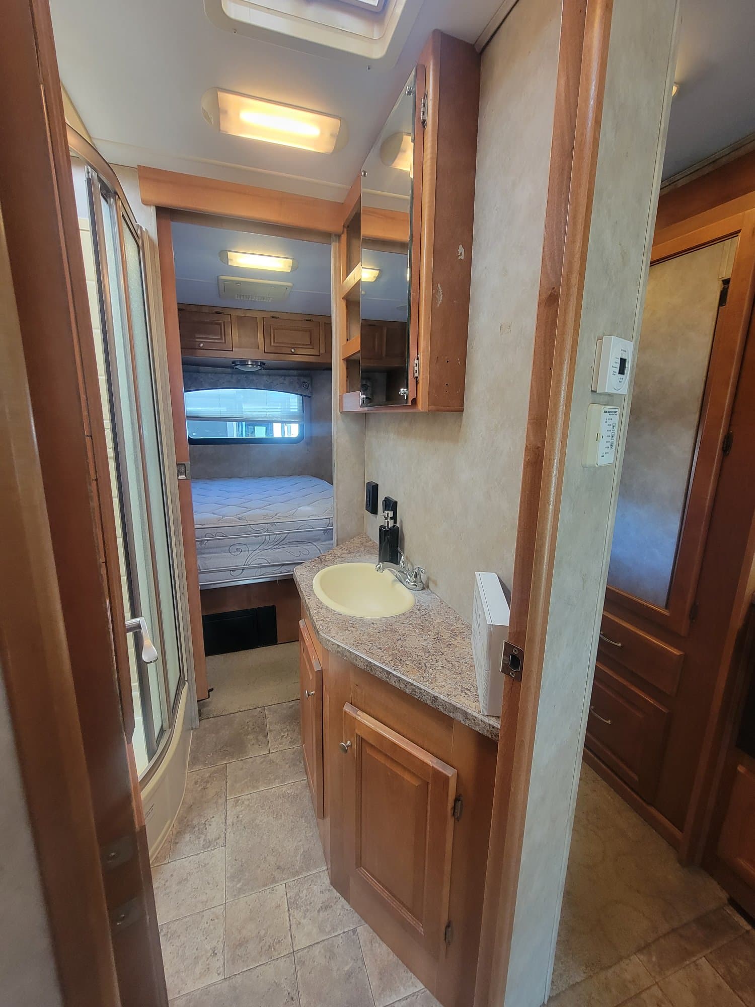 2010 Gulf Stream 2010 Gulf Stream Conquest Super Series - thumbnail 48