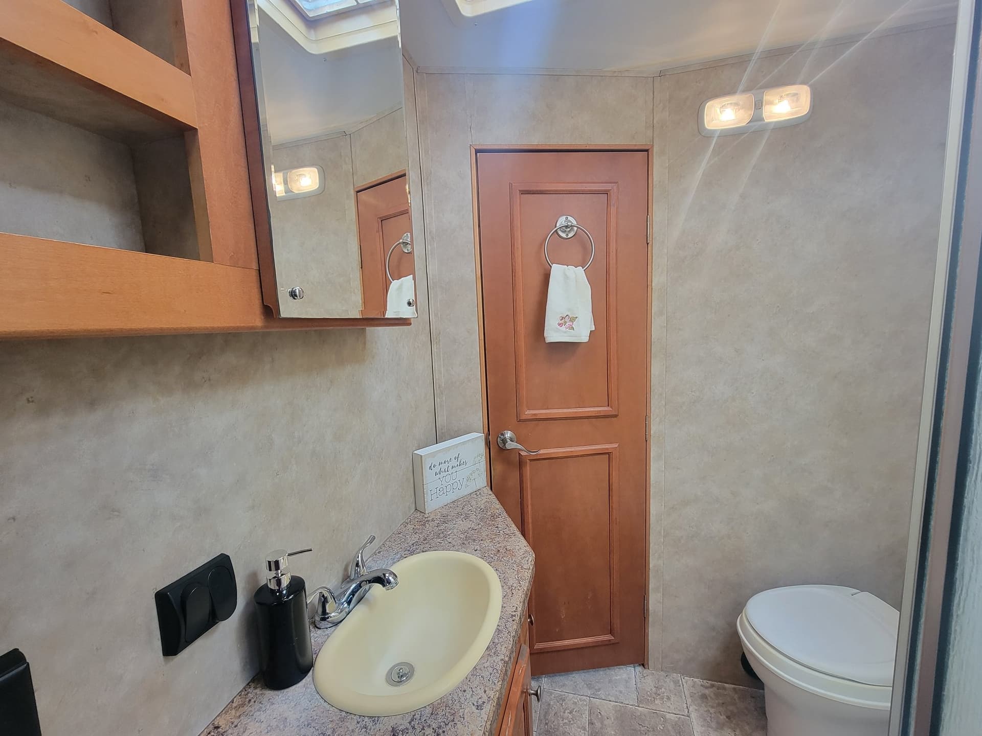 2010 Gulf Stream 2010 Gulf Stream Conquest Super Series - thumbnail 49