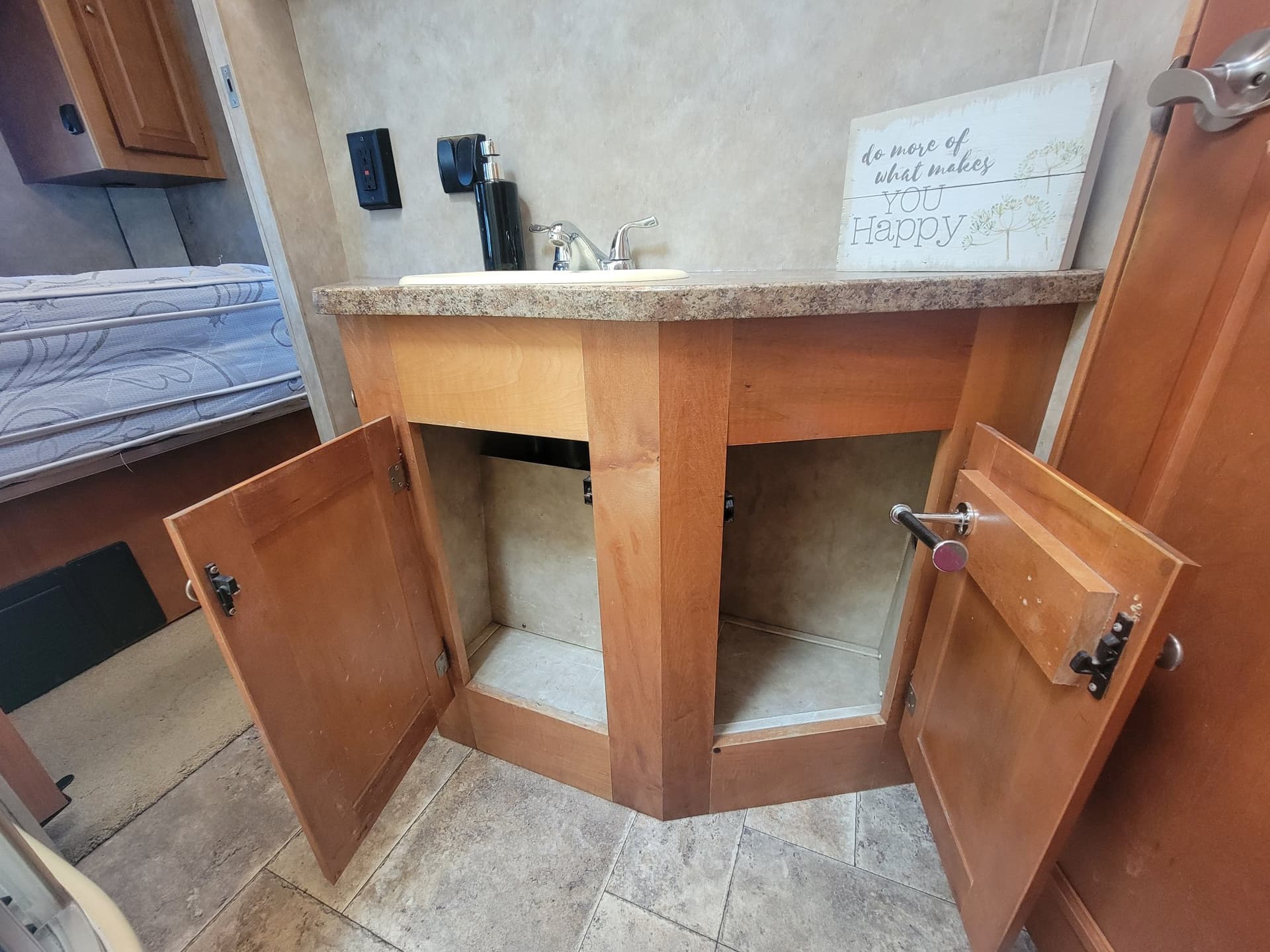 2010 Gulf Stream 2010 Gulf Stream Conquest Super Series - thumbnail 51