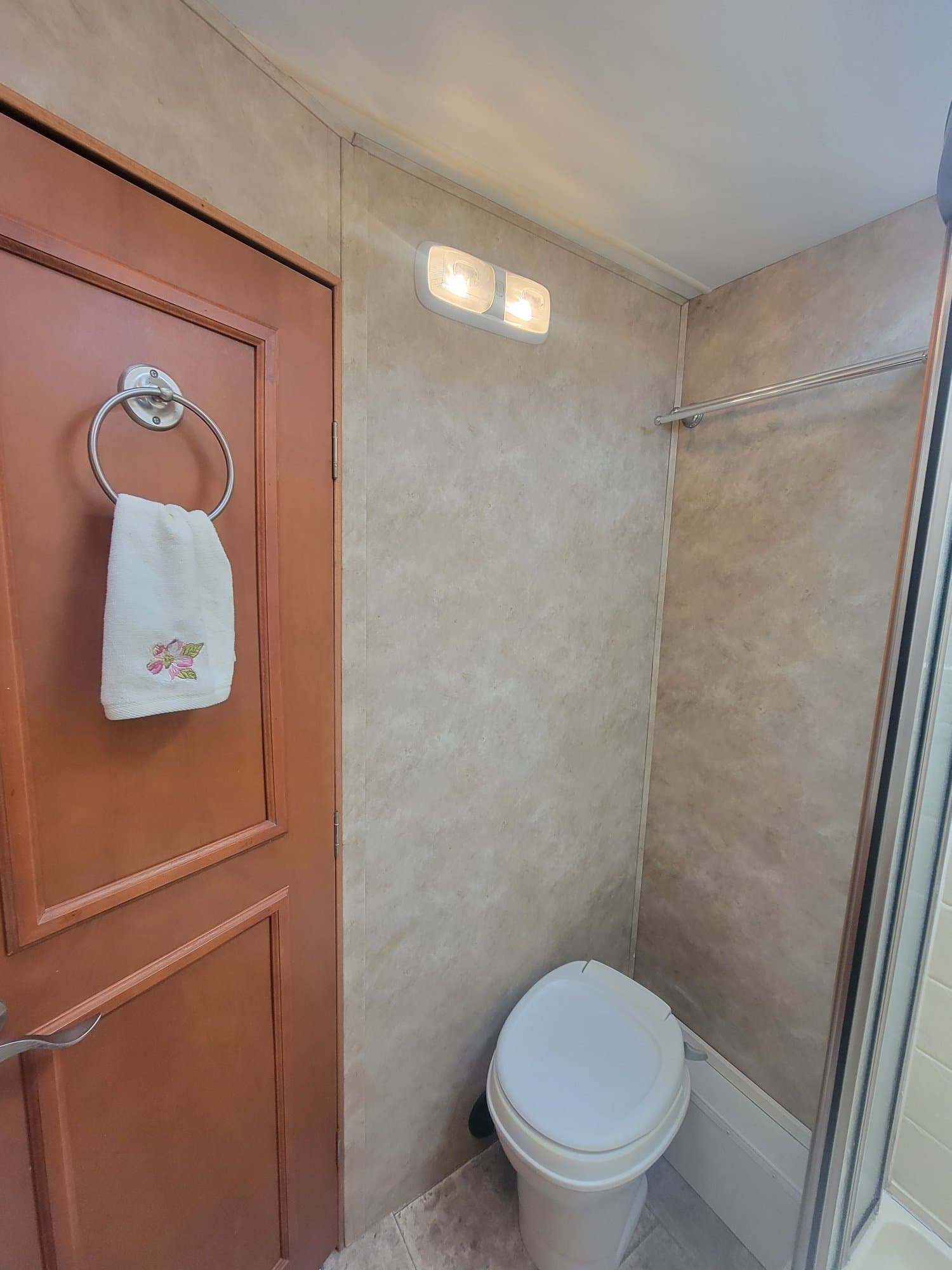 2010 Gulf Stream 2010 Gulf Stream Conquest Super Series - thumbnail 53