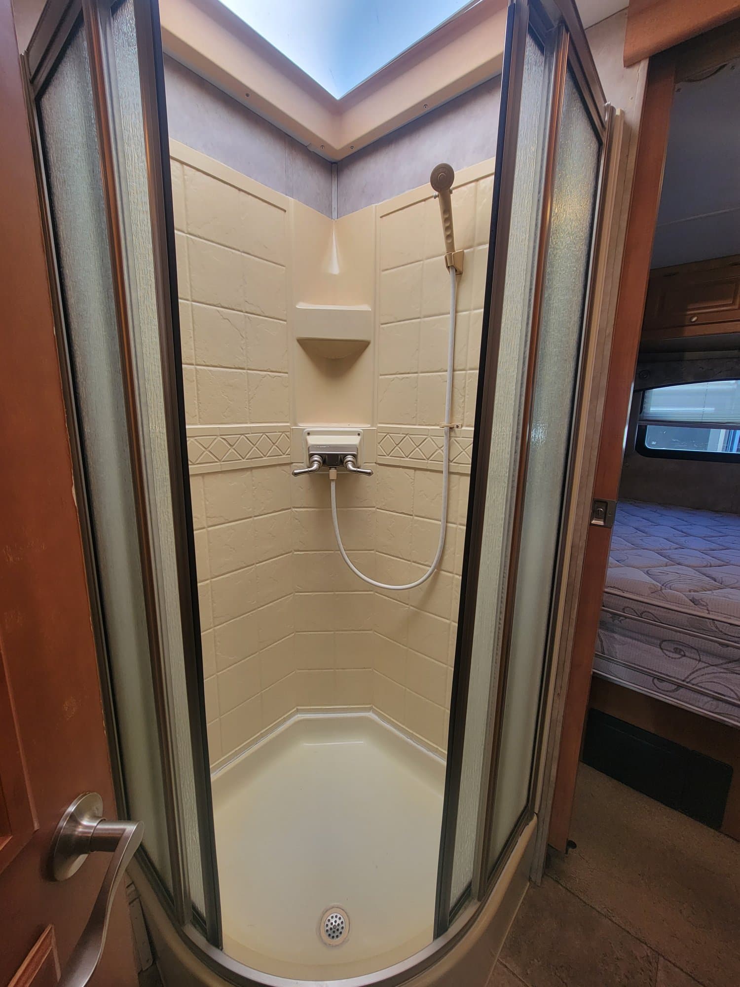 2010 Gulf Stream 2010 Gulf Stream Conquest Super Series - thumbnail 54