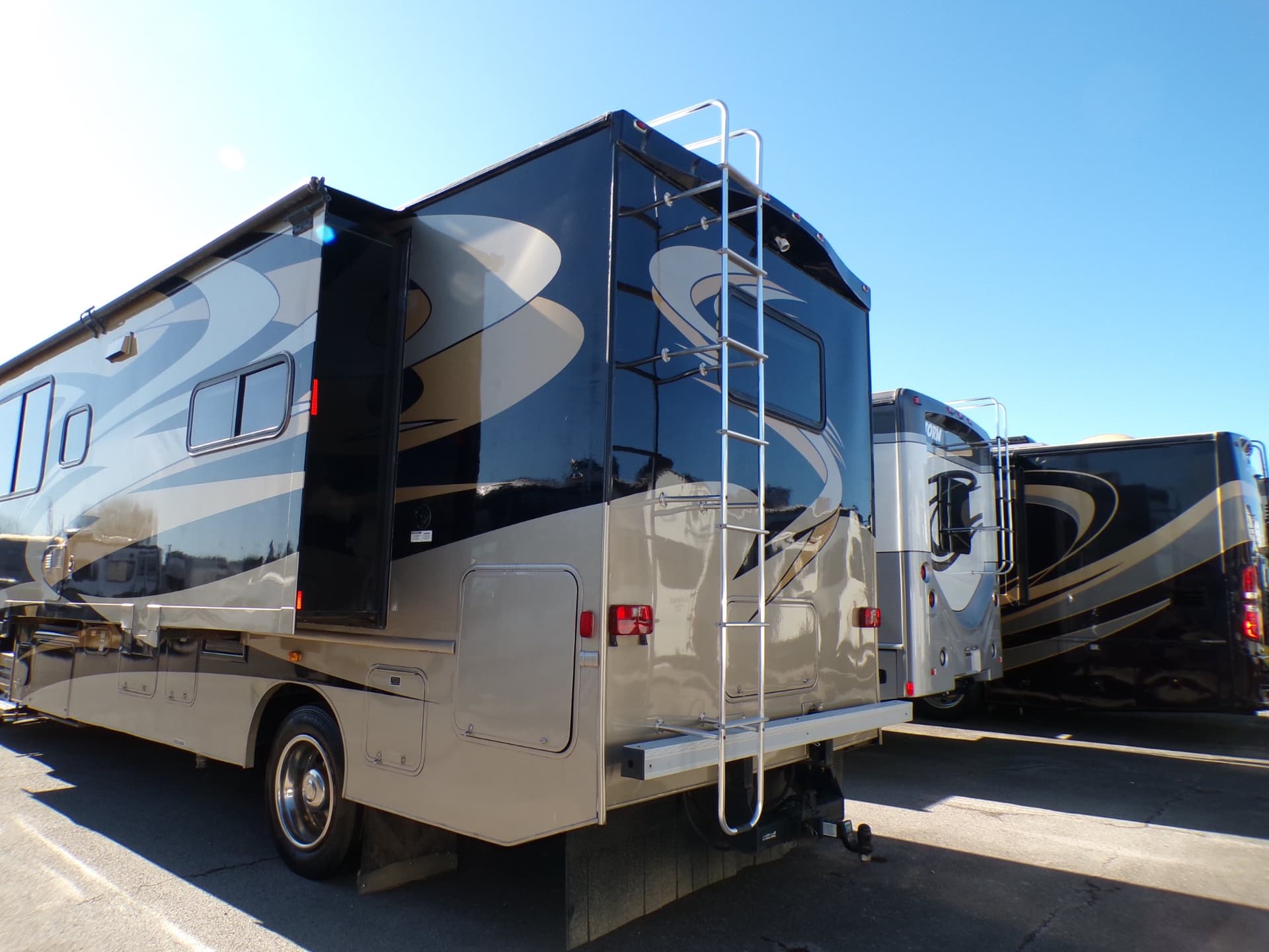 2010 Gulf Stream 2010 Gulf Stream Conquest Super Series - thumbnail 4