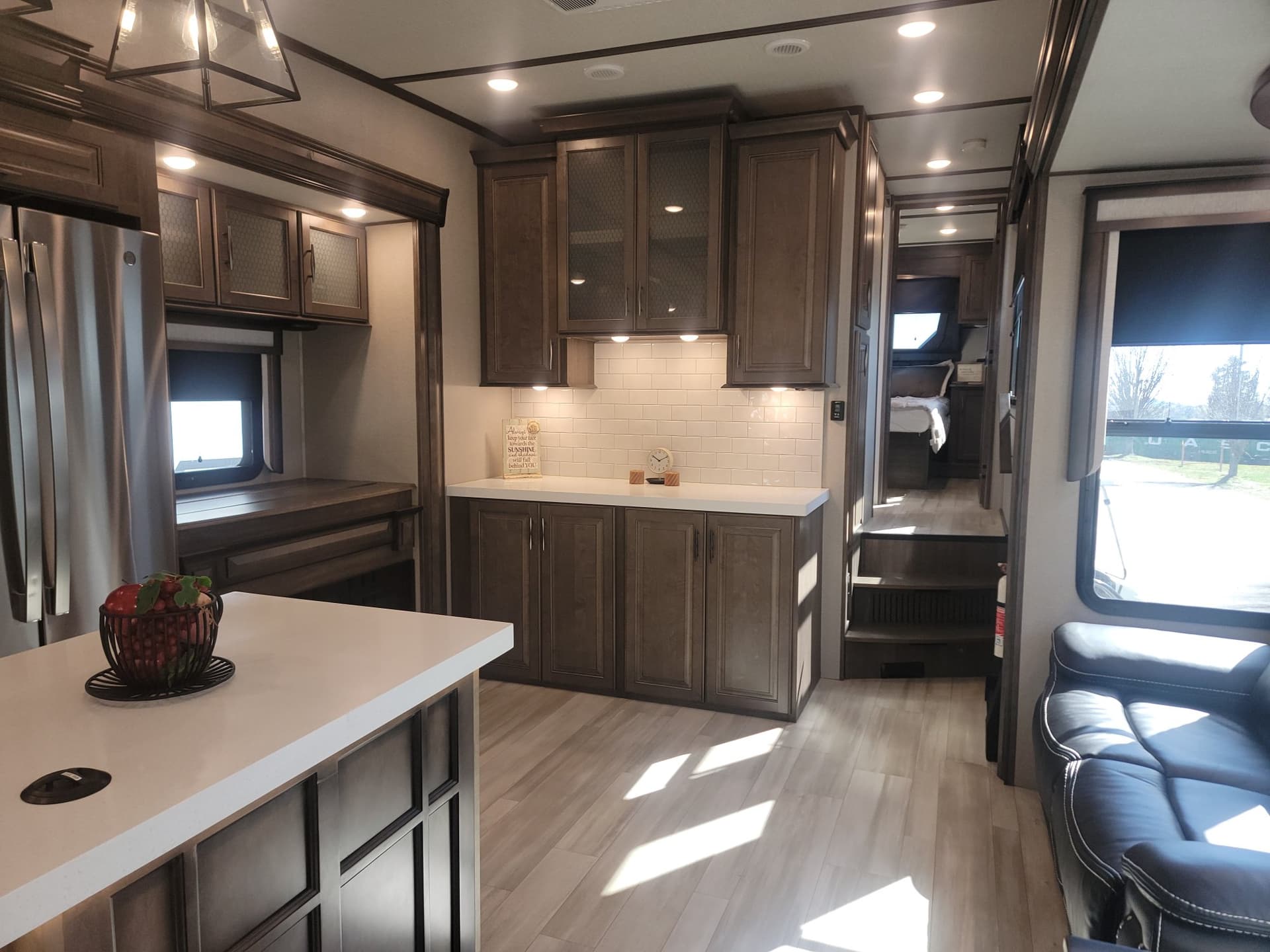 2022 Grand Design 2022 Grand Design Solitude - thumbnail 16