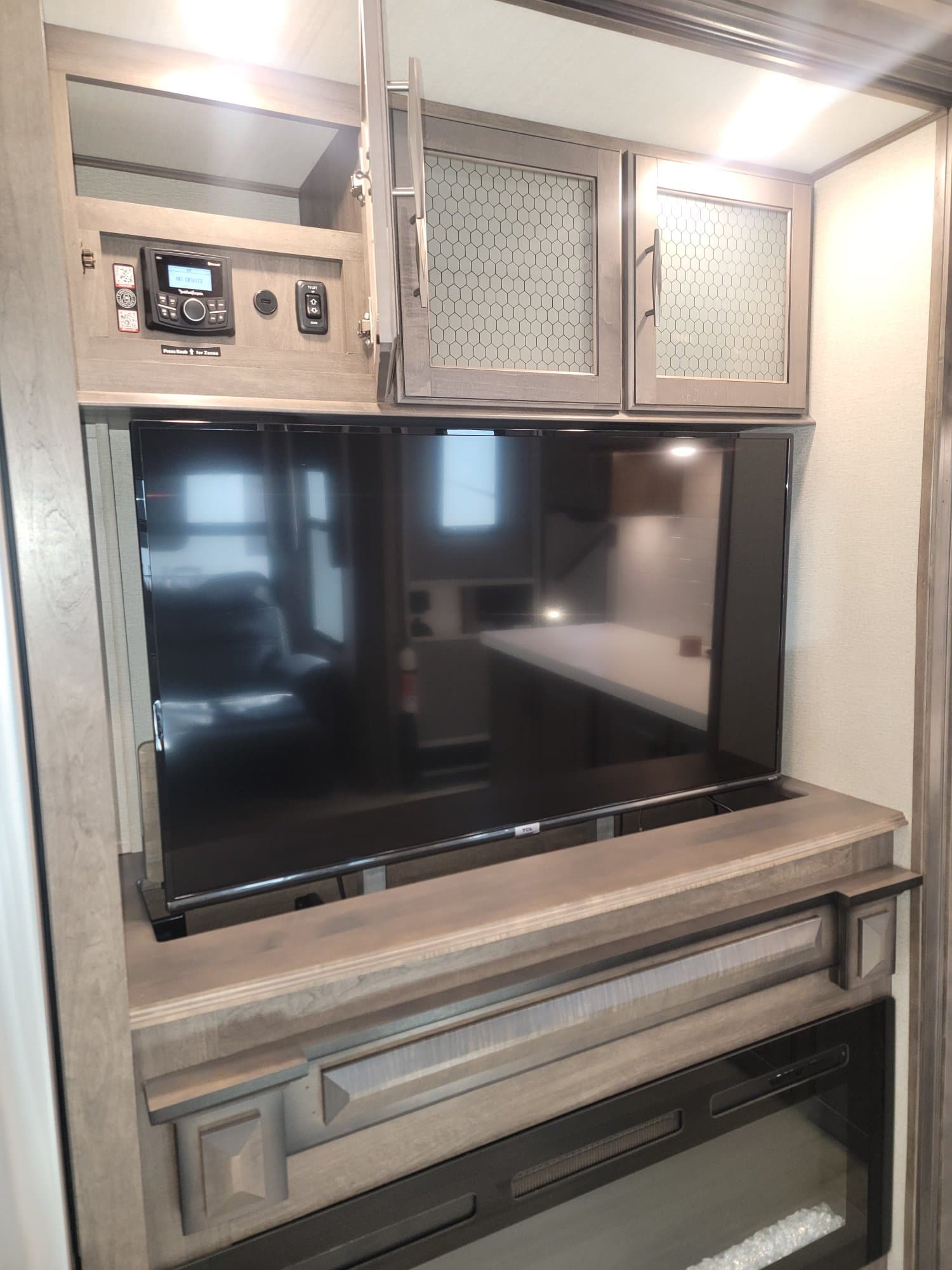 2022 Grand Design 2022 Grand Design Solitude - thumbnail 22